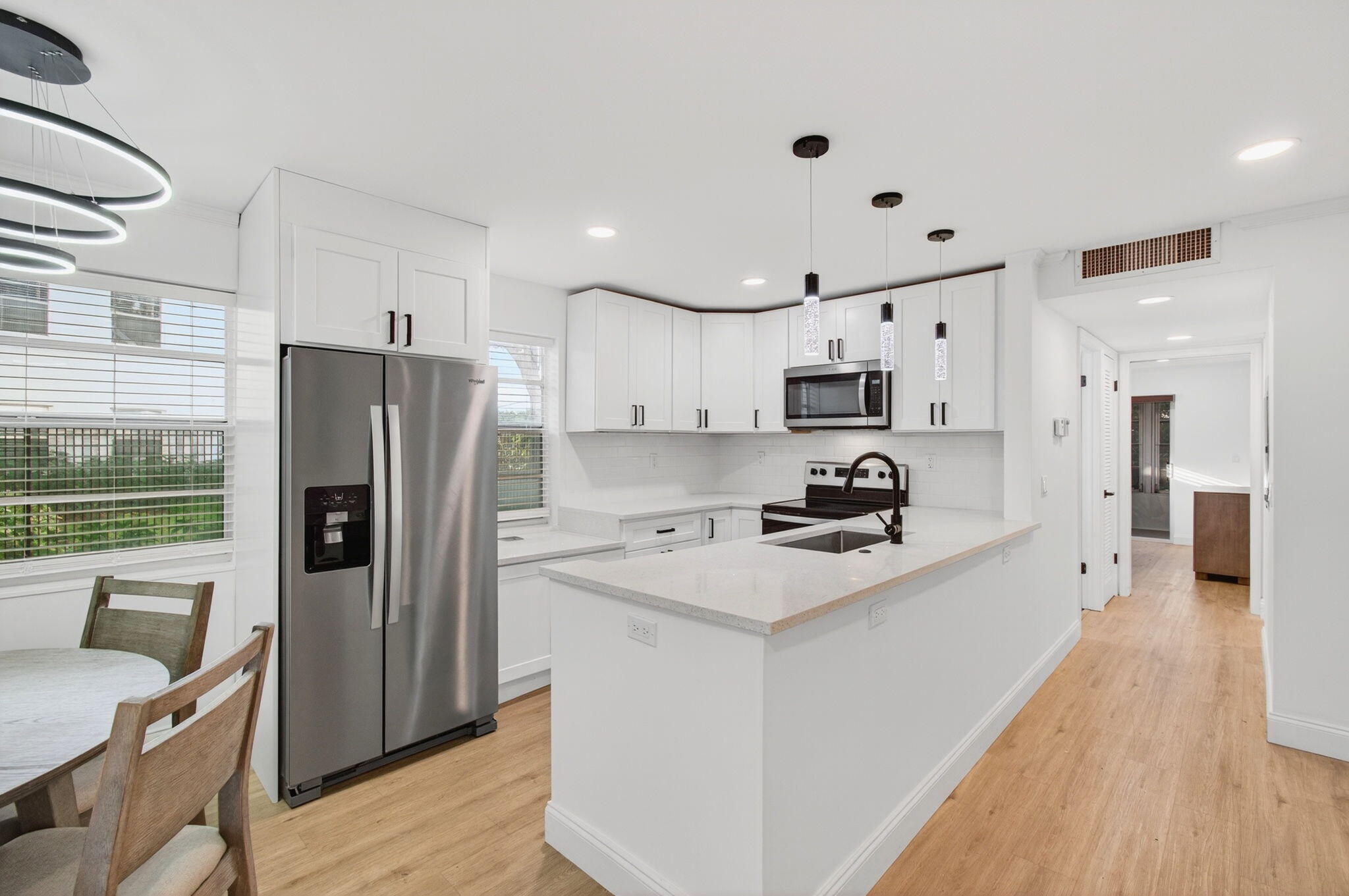 Foto de propiedad en 449 Normandy J, Delray Beach, FL 33484 Delray Beach con MLS# 