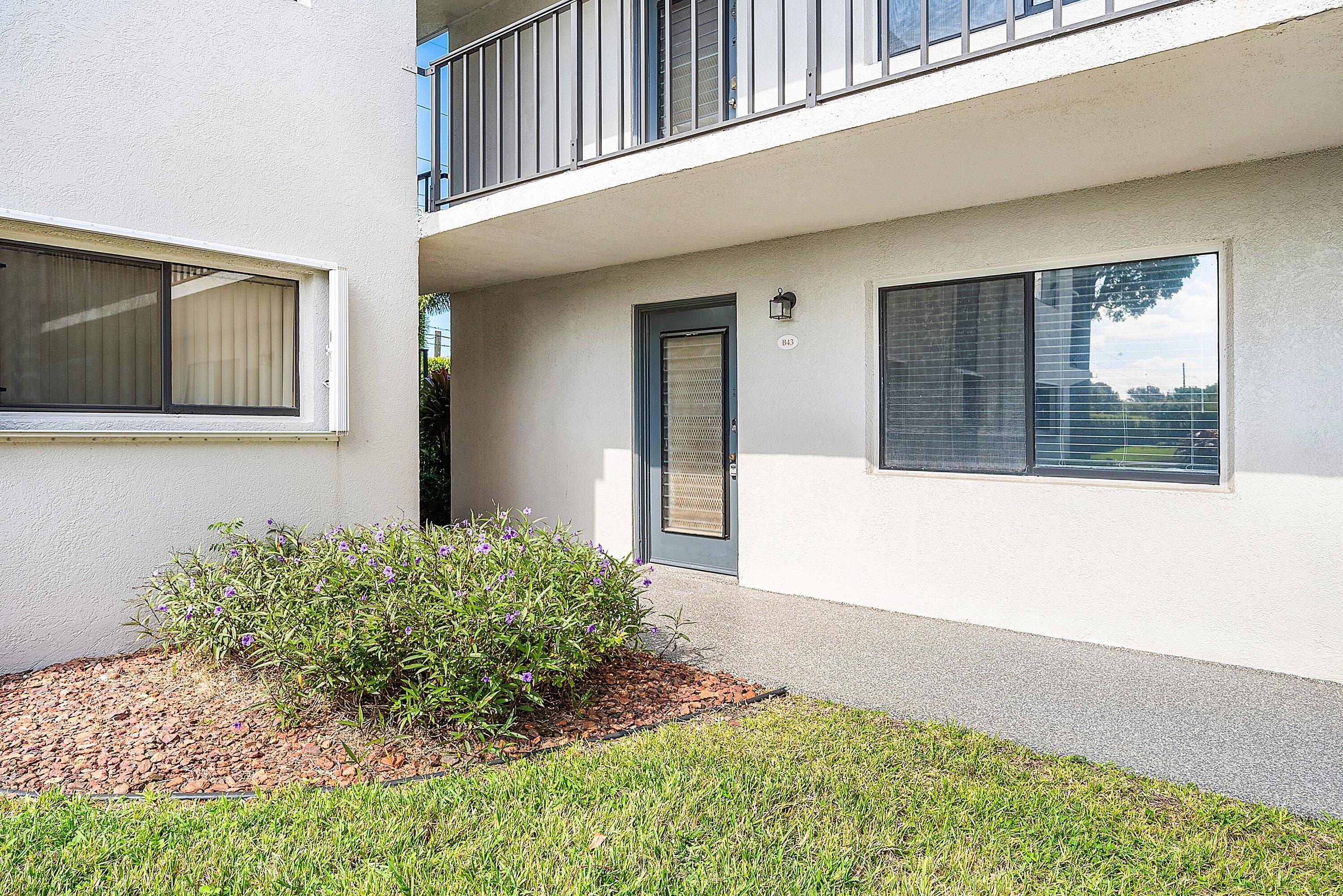 Foto de propiedad en 15036 Ashland Lane 43, Delray Beach, FL 33484 Delray Beach con MLS# 