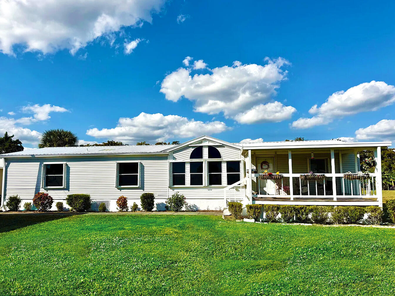 Foto de propiedad en 2091 SE 24th Boulevard, Okeechobee, FL 34974 Okeechobee con MLS# 