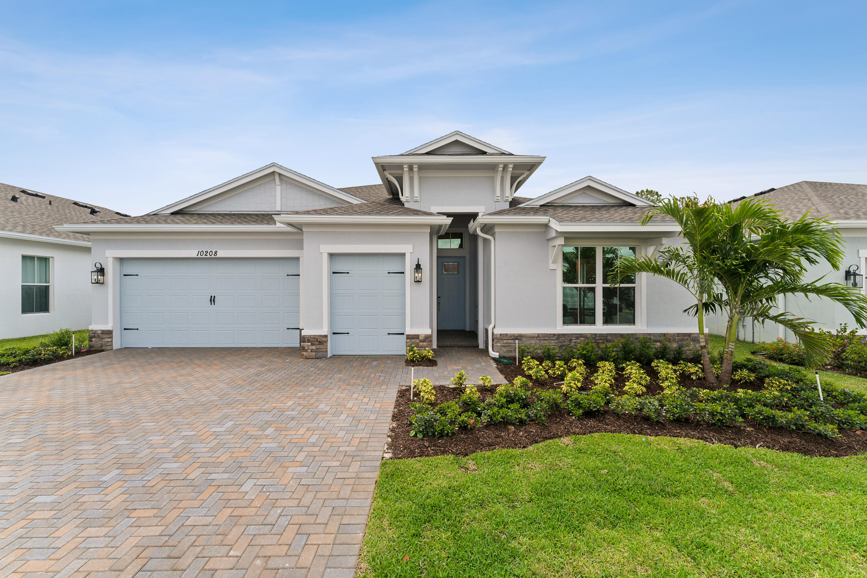 Foto de propiedad en 10208 NW Field Flower Trail NW 161, Port St. Lucie, FL 34987 Port St. Lucie con MLS# 