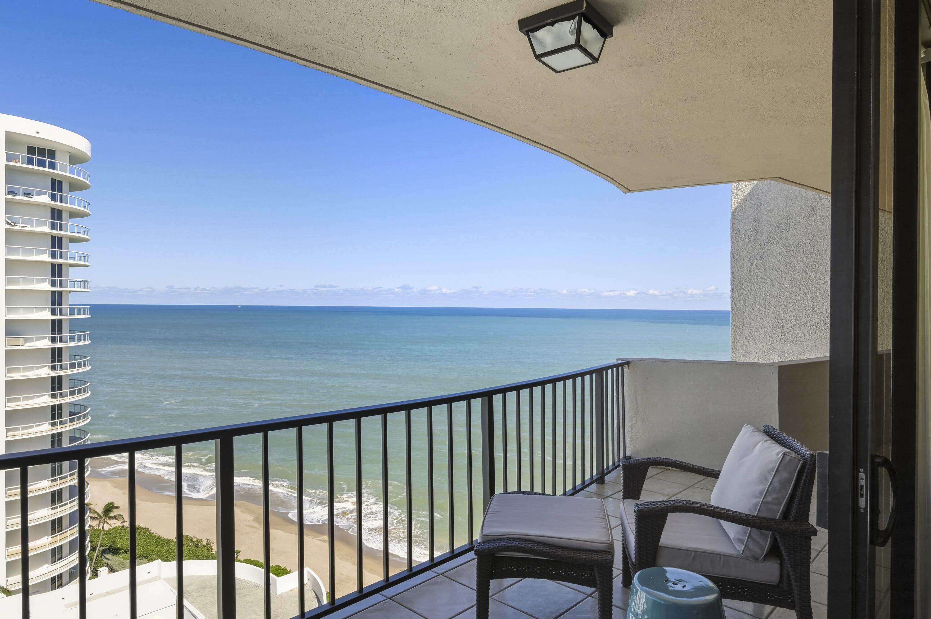 Foto de propiedad en 4200 N Ocean Drive 1-1705, Singer Island, FL 33404 Singer Island con MLS# 