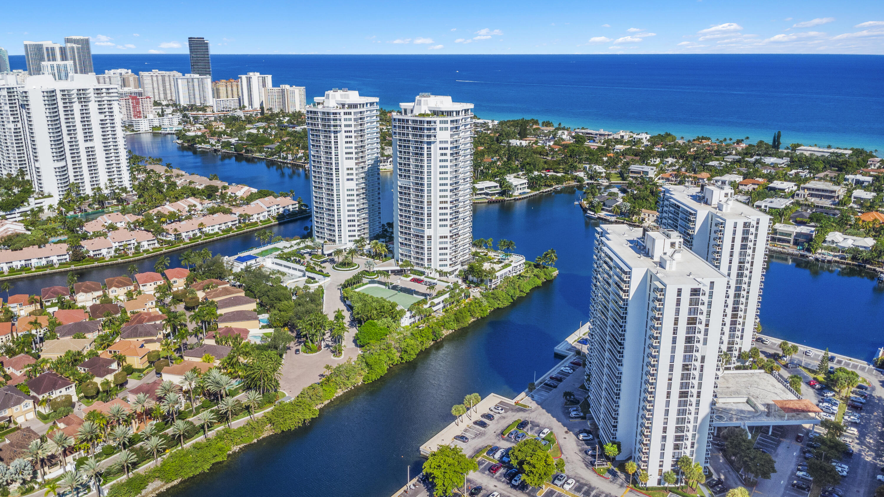Foto de propiedad en 20515 E Country Club Drive 345, Aventura, FL 33180 Aventura con MLS# 