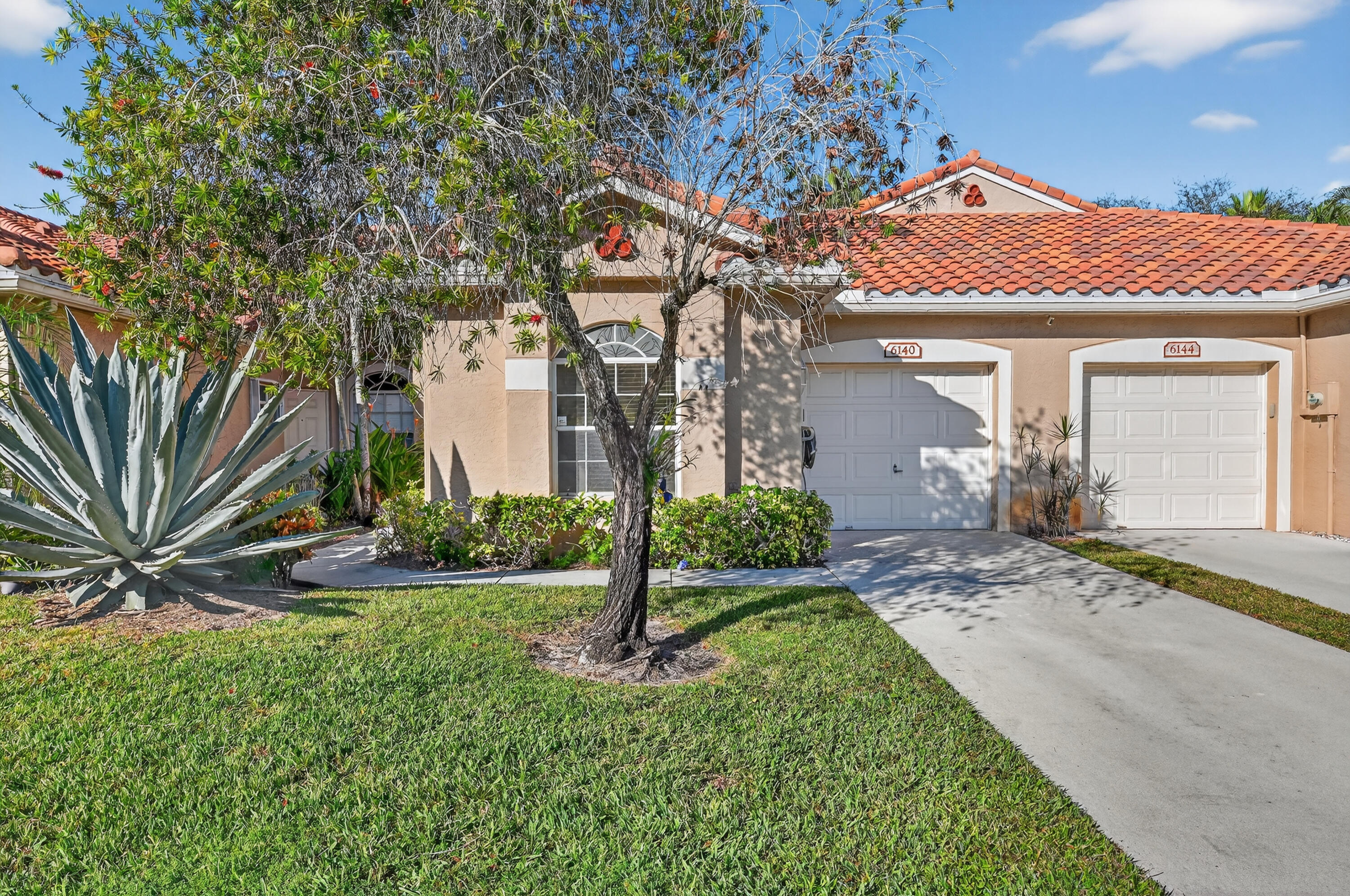 Foto de propiedad en 6140 Long Key Lane, Boynton Beach, FL 33472 Boynton Beach con MLS# 