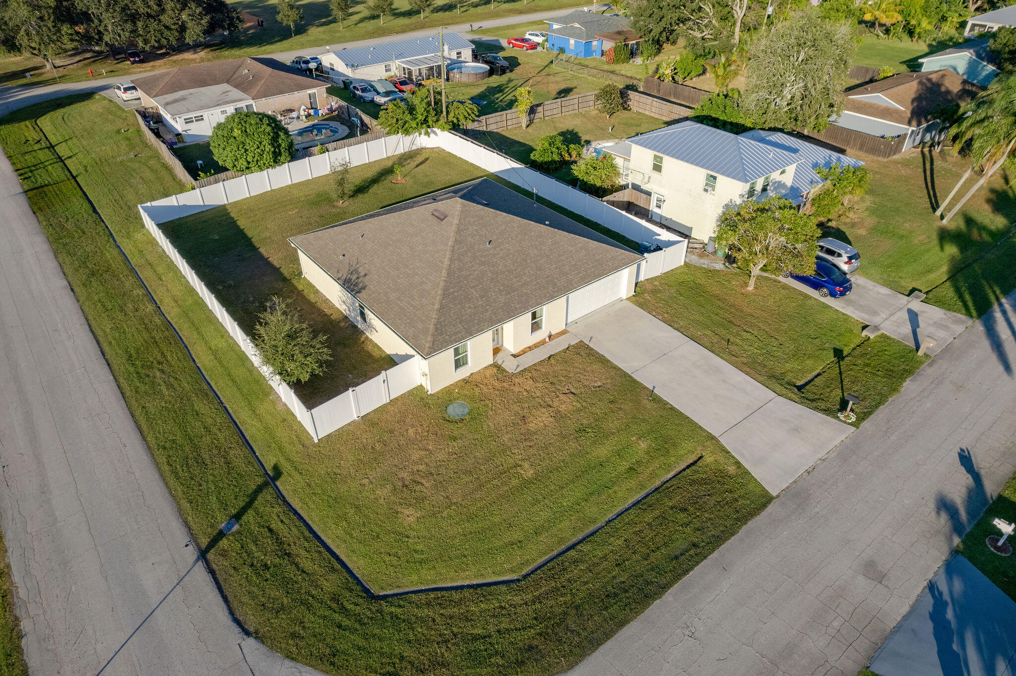 Foto de propiedad en 597 NW Kilpatrick Avenue, Port St. Lucie, FL 34983 Port St. Lucie con MLS# 
