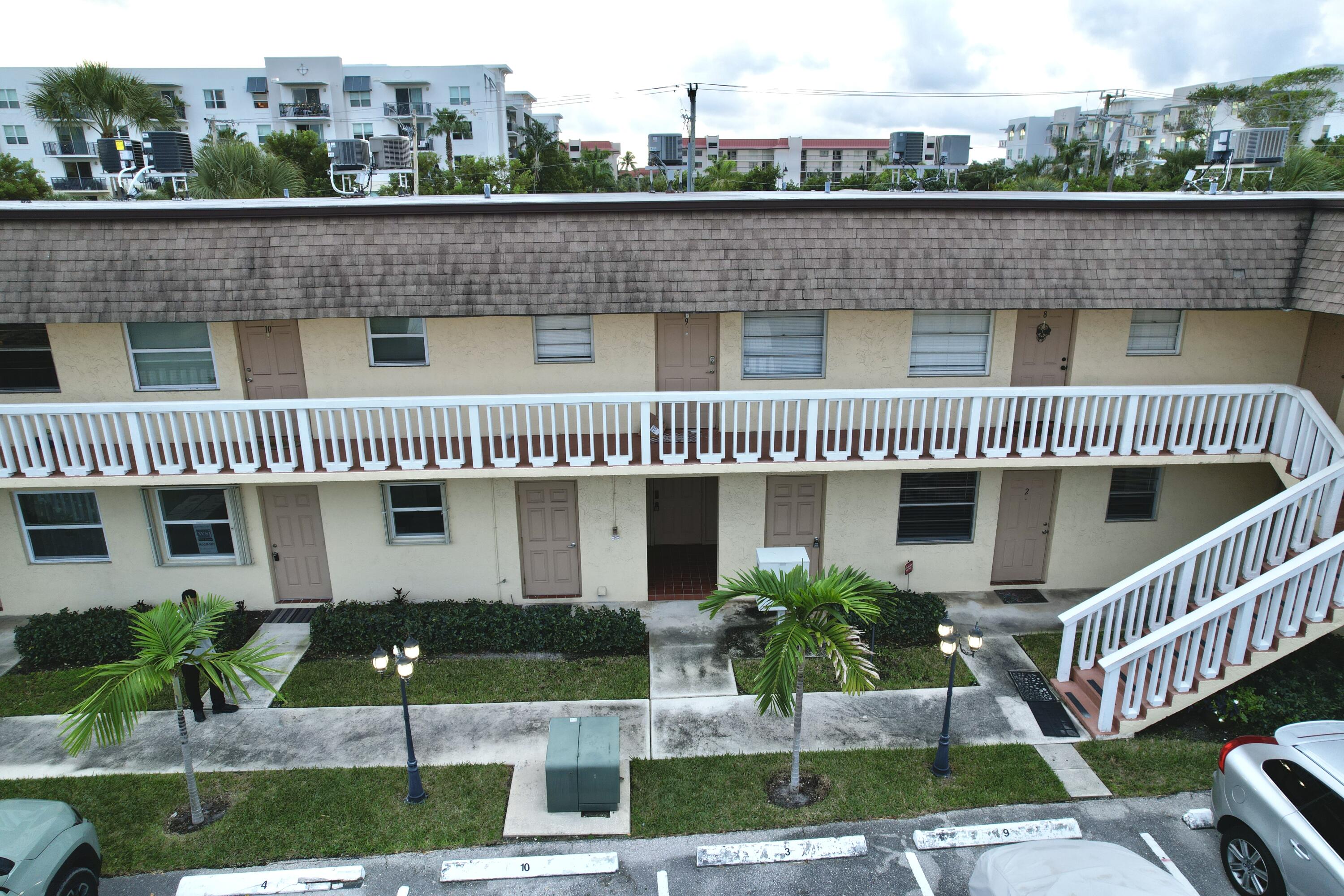 Vendido 1204 S Lake Drive E 3, Lantana, FL 33462, Lantana, FL 33462