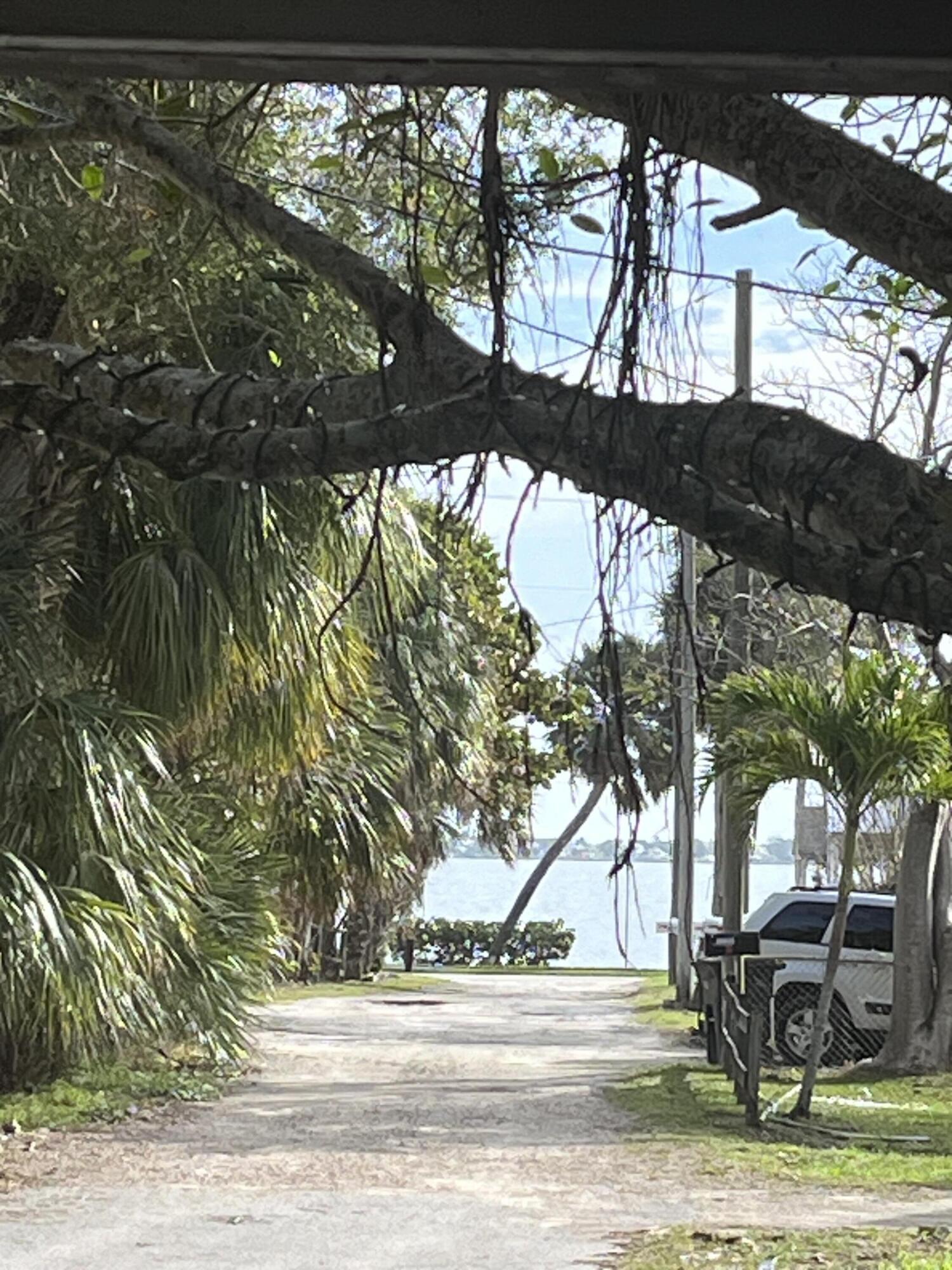 En Venta 2172 NE Poinciana Terrace, Jensen Beach, FL 34957, Jensen Beach, FL 34957