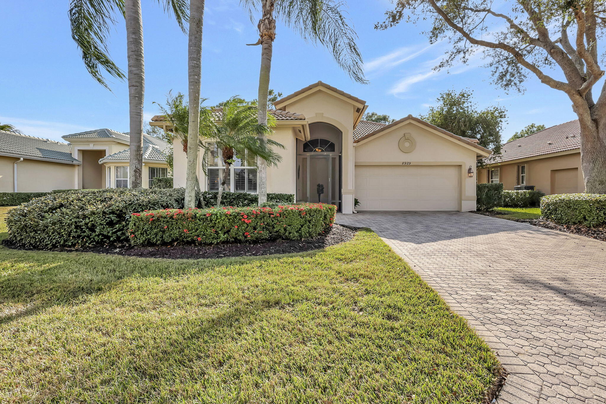Foto de propiedad en 8929 First Tee Road, Port St. Lucie, FL 34986 Port St. Lucie con MLS# 