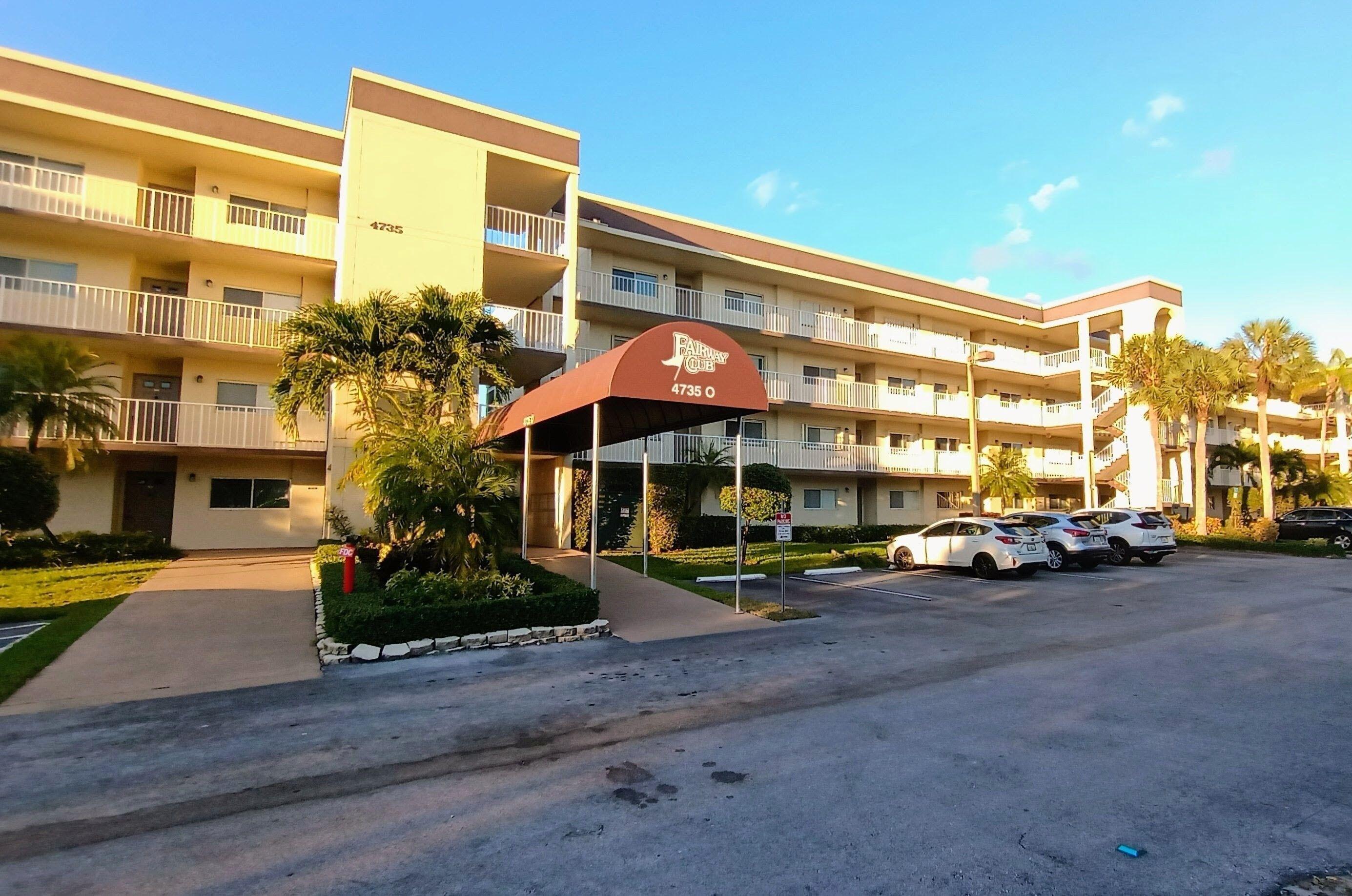 Foto de propiedad en 4735 E Lucerne Lakes Boulevard E 413, Lake Worth, FL 33467 Lake Worth con MLS# 