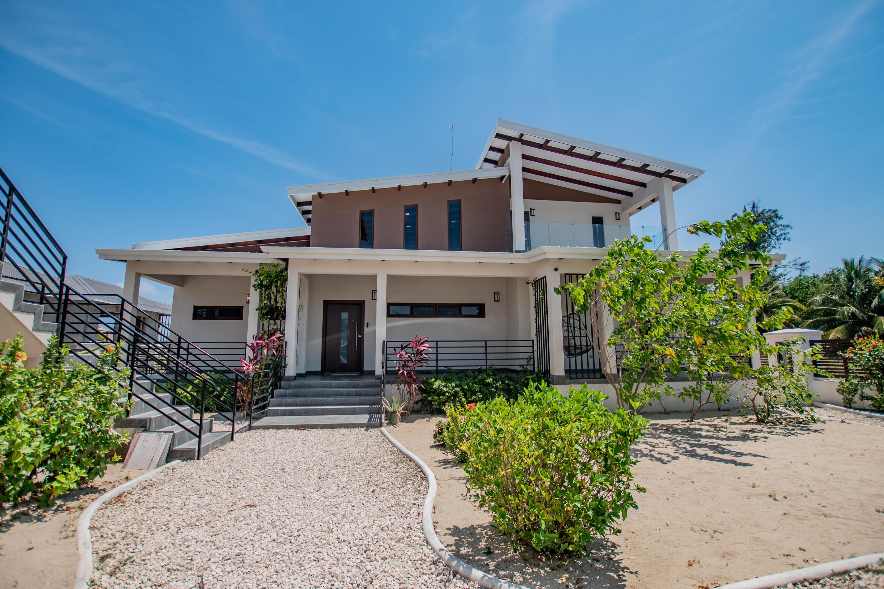 Foto de propiedad en 238 Placencia Road  con MLS# 
