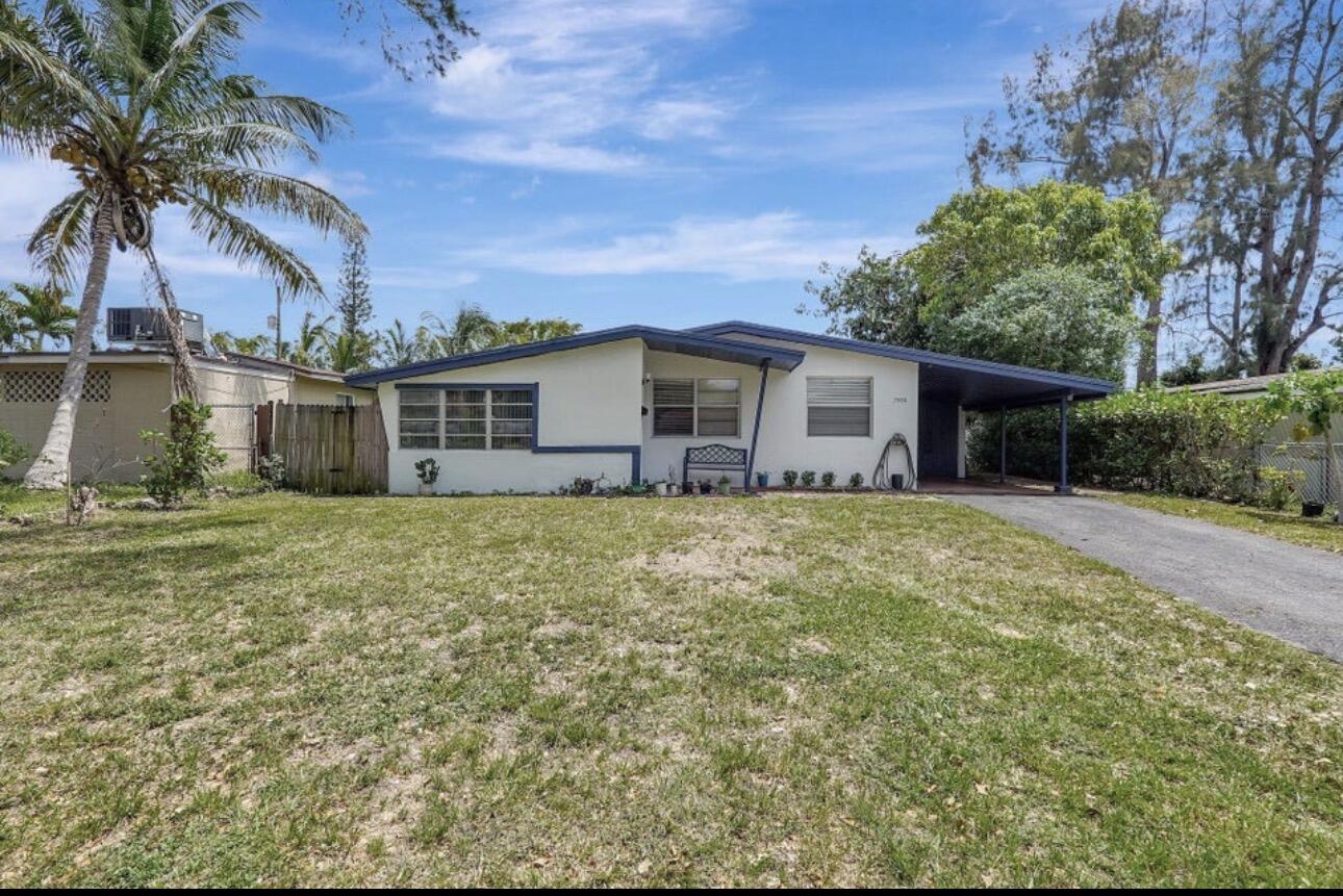 Foto de propiedad en 7530 Atlanta Street, Hollywood, FL 33024 Hollywood con MLS# 