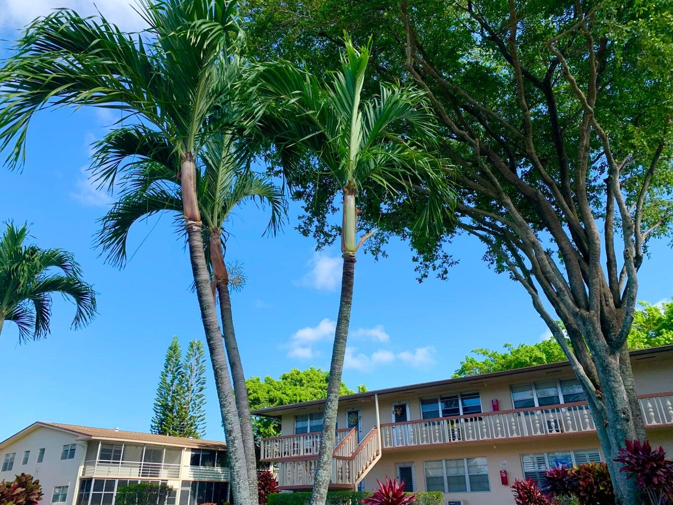 Foto de propiedad en 116 Canterbury E, West Palm Beach, FL 33417 West Palm Beach con MLS# 