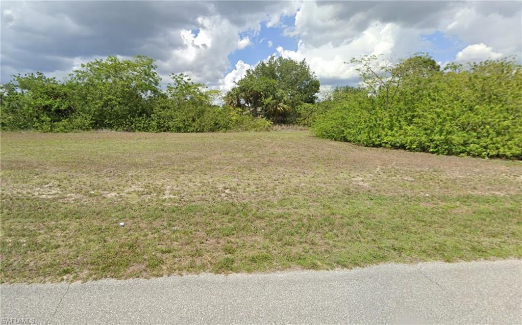 Foto de propiedad en 2137 NE 27th Street, Cape Coral, FL 33909 Cape Coral con MLS# 