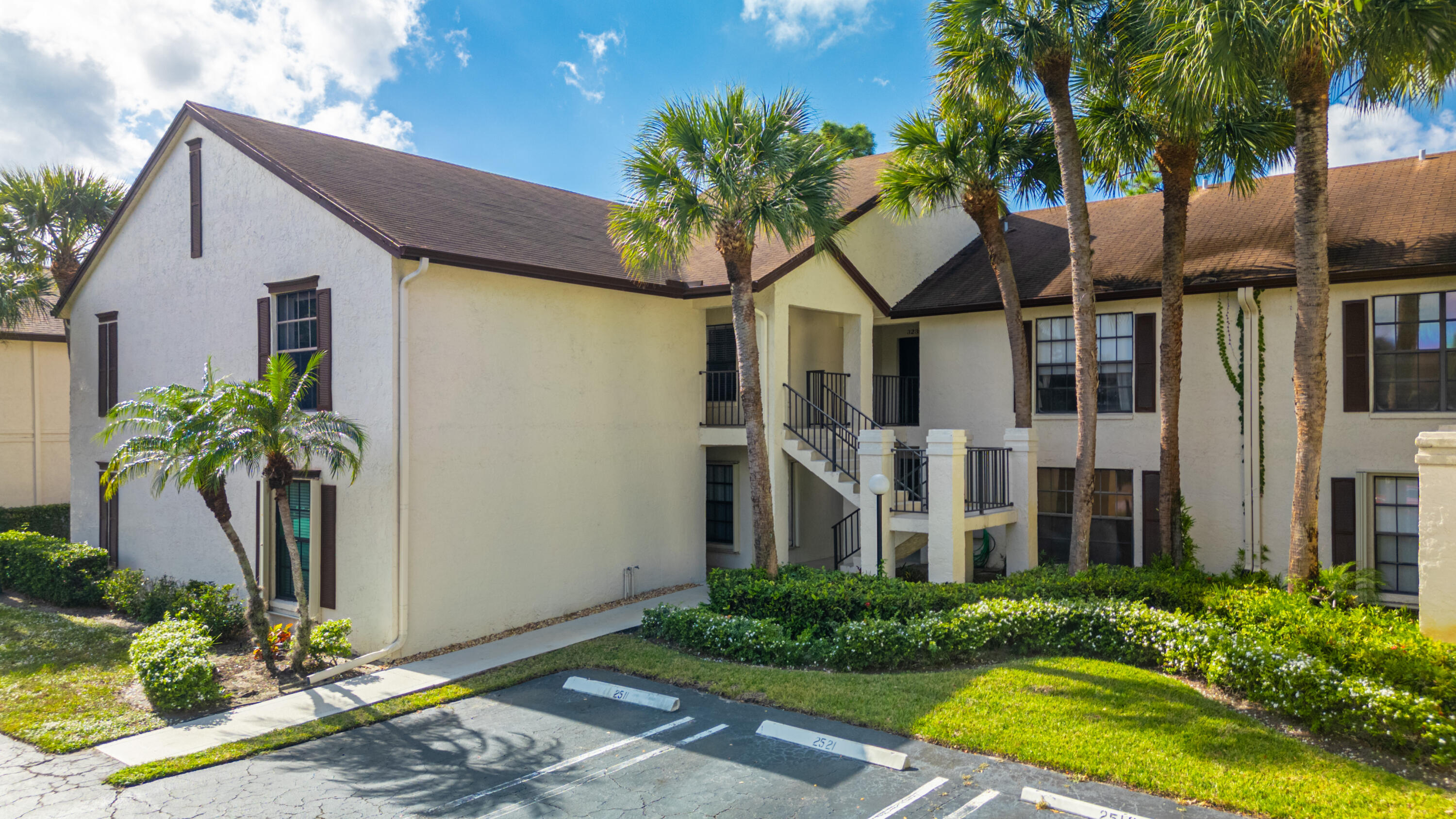 Foto de propiedad en 3233 Perimeter Drive 2511, Greenacres, FL 33467 Greenacres con MLS# 