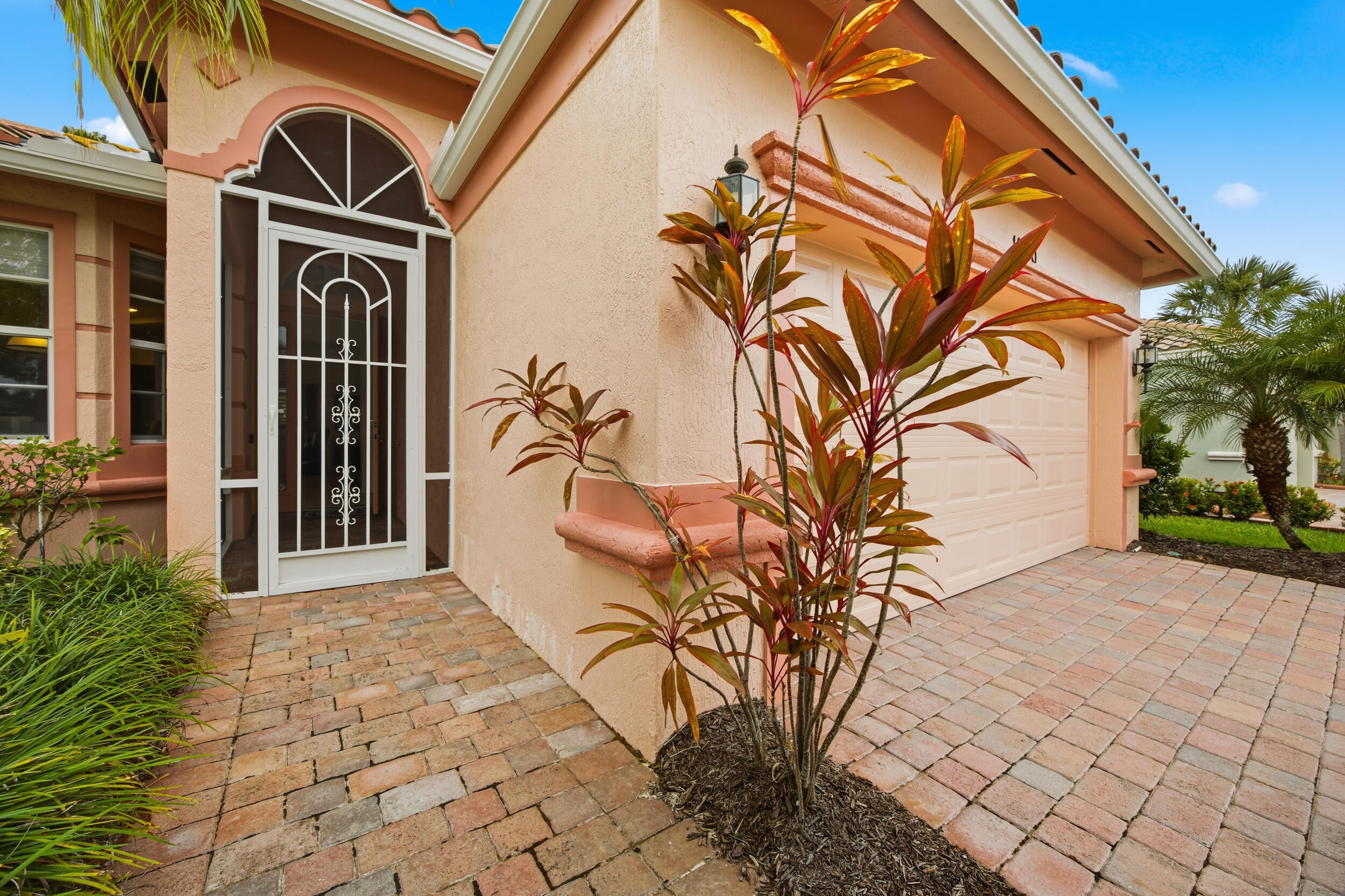 Foto de propiedad en 11200 SW Birch Tree Circle, Port St. Lucie, FL 34987 Port St. Lucie con MLS# 