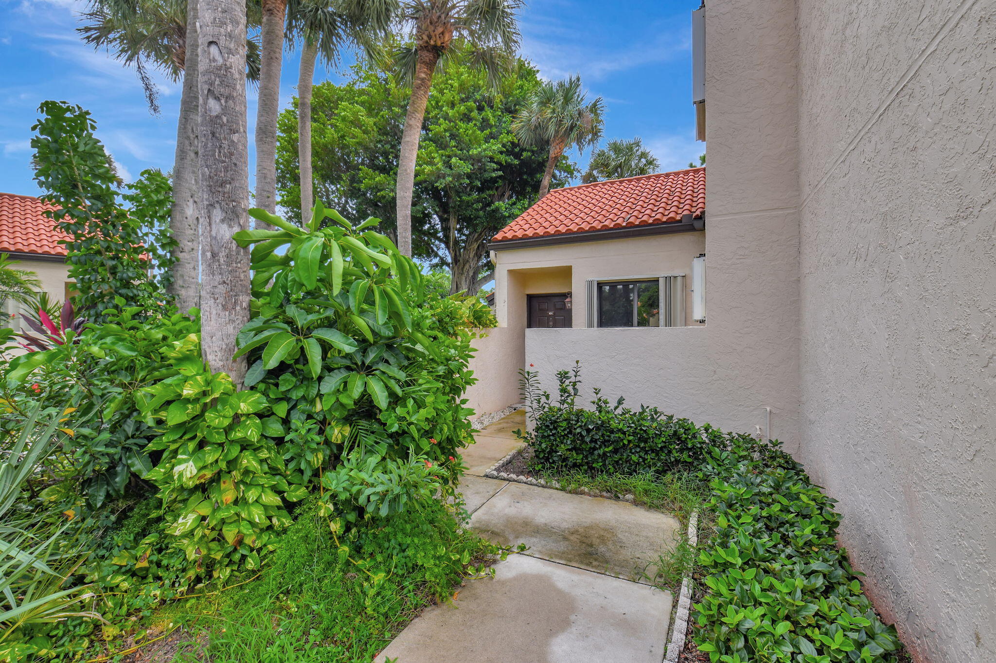 Foto de propiedad en 22 Via De Casas Sur 101, Boynton Beach, FL 33426 Boynton Beach con MLS# 