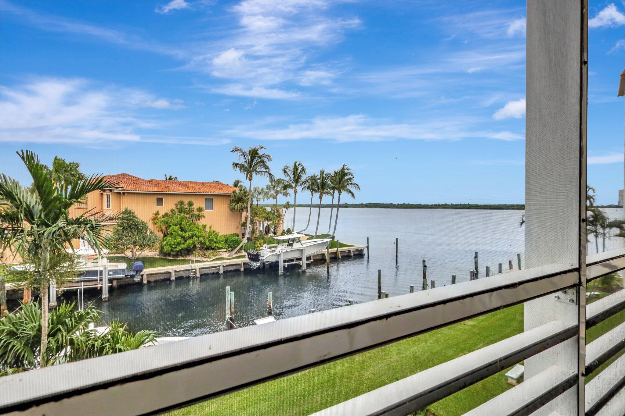 Foto de propiedad en 105 Paradise Harbour Boulevard 307, North Palm Beach, FL 33408 North Palm Beach con MLS# 