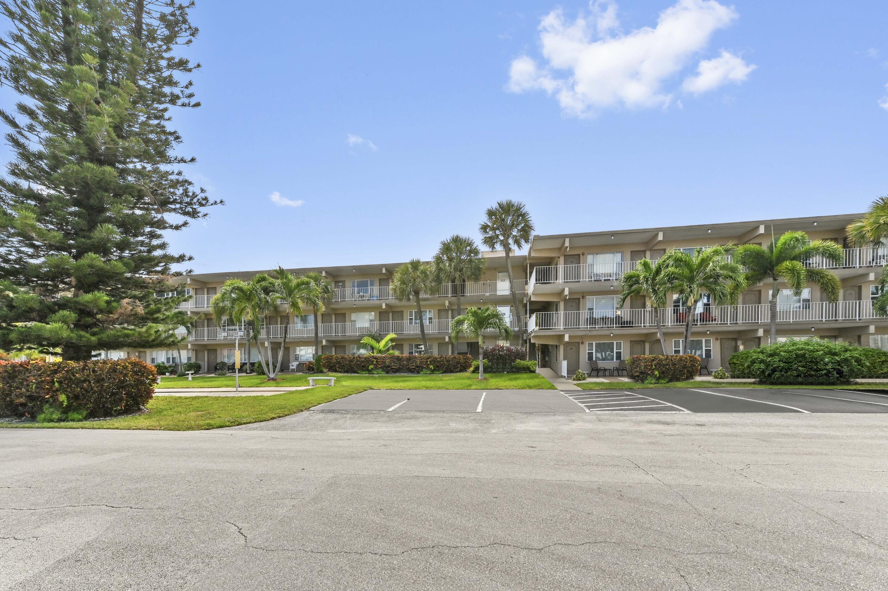 Foto de propiedad en 3200 NE 7th Court 205b, Pompano Beach, FL 33062 Pompano Beach con MLS# 