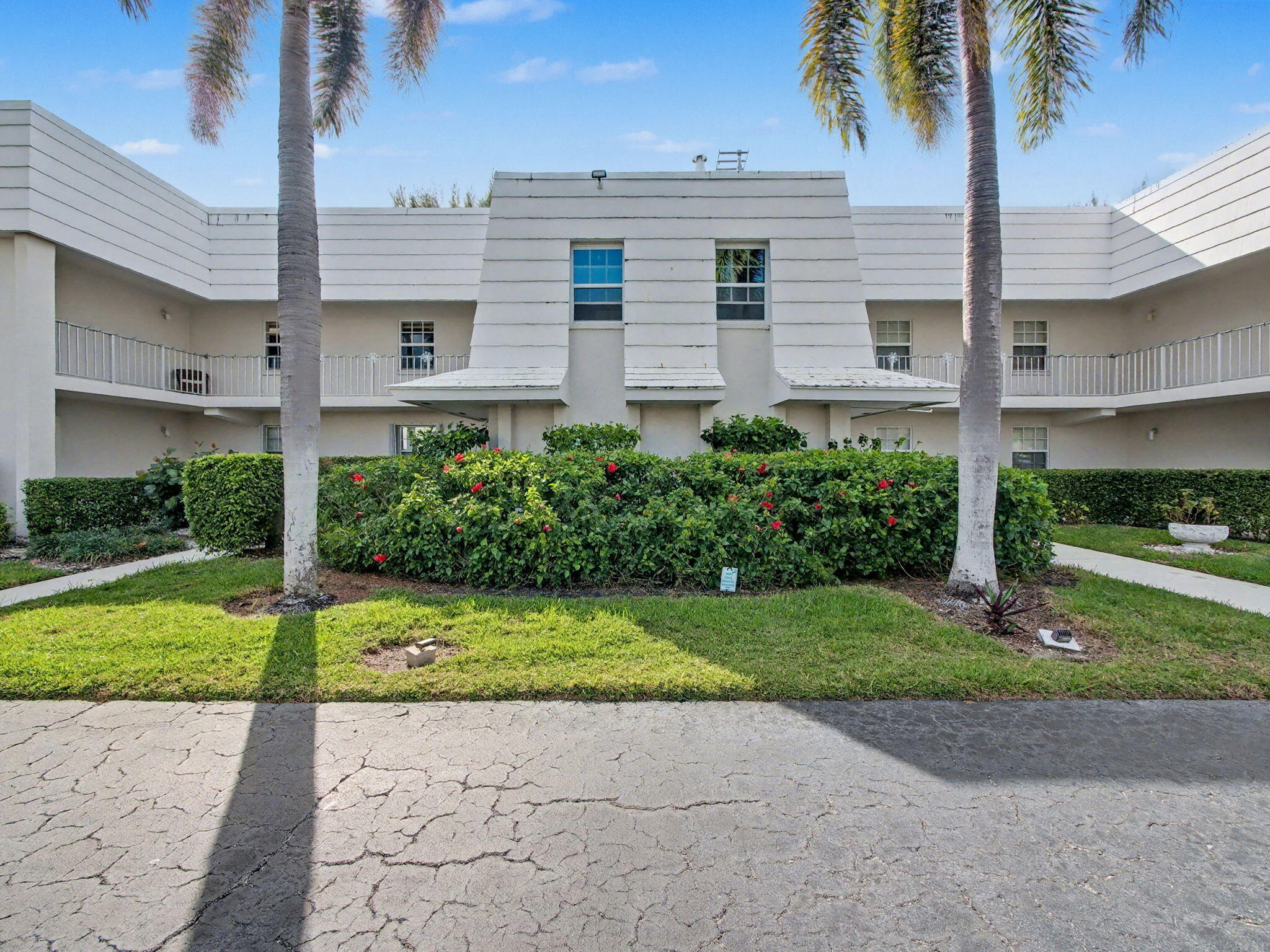 Foto de propiedad en 1205 Sandy Lane 246, Singer Island, FL 33404 Singer Island con MLS# 