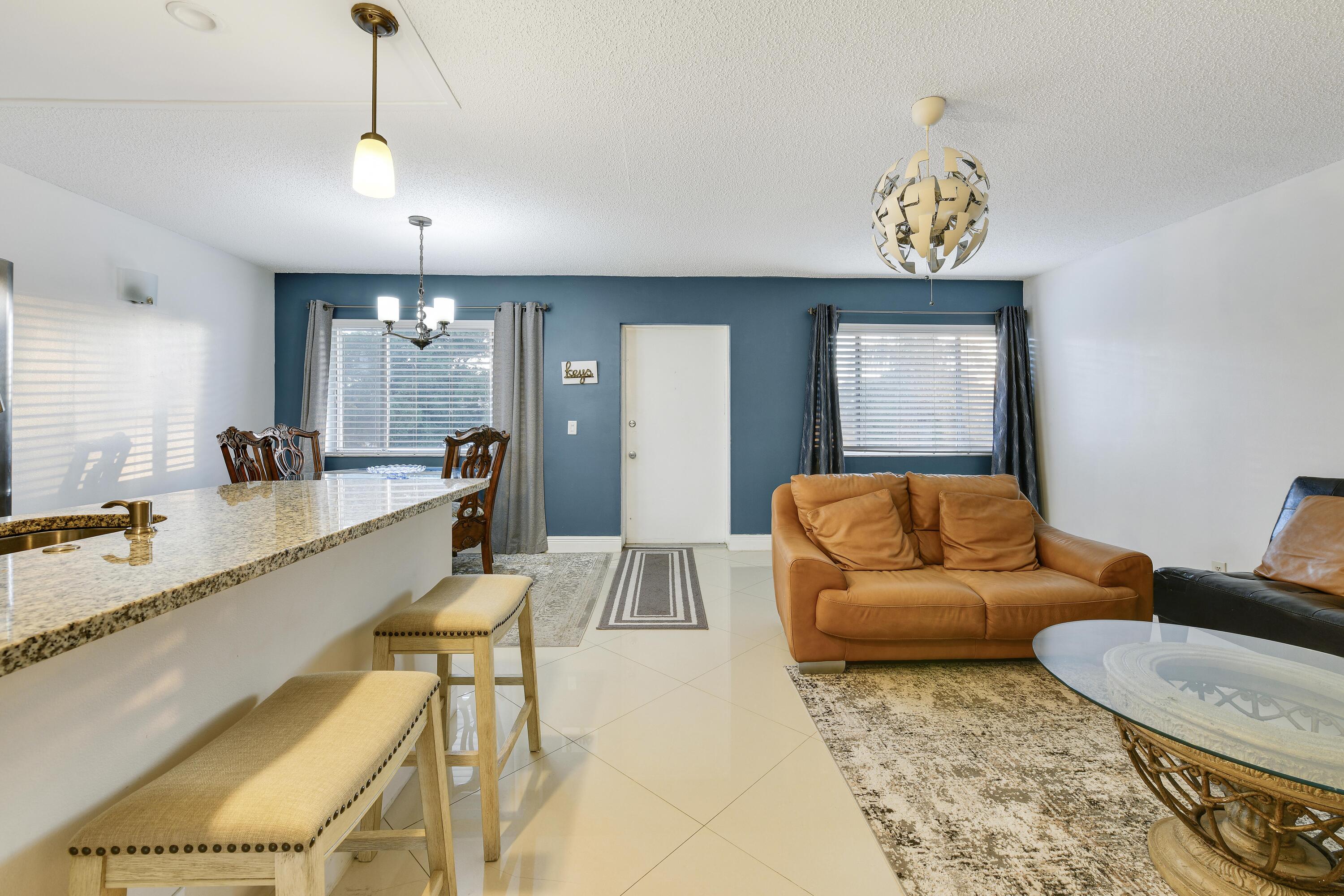Foto de propiedad en 3100 Springdale Boulevard 314, Palm Springs, FL 33461 Palm Springs con MLS# 