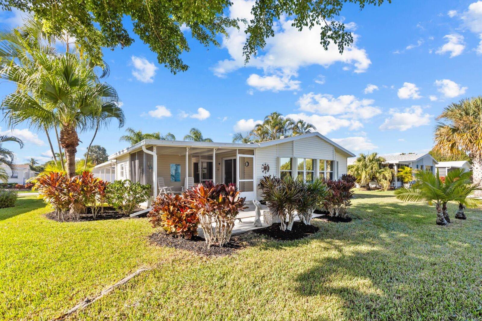 Foto de propiedad en 8162 13th Hole Drive, Port St. Lucie, FL 34952 Port St. Lucie con MLS# 