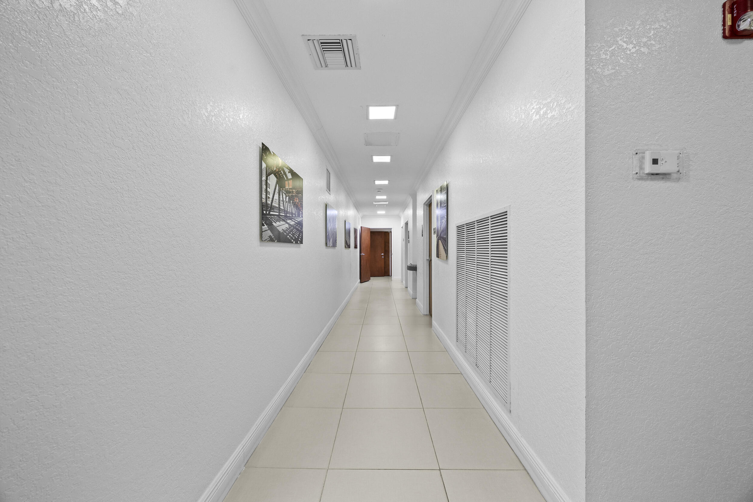 Foto de propiedad en 1940 Harrison Street, Hollywood, FL 33020 Hollywood con MLS# 