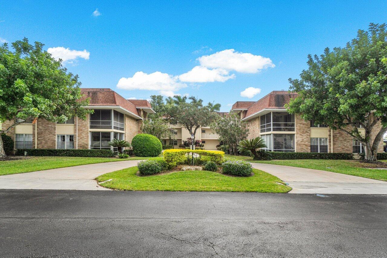 Foto de propiedad en 5510 Tamberlane Circle 243, Palm Beach Gardens, FL 33418 Palm Beach Gardens con MLS# 