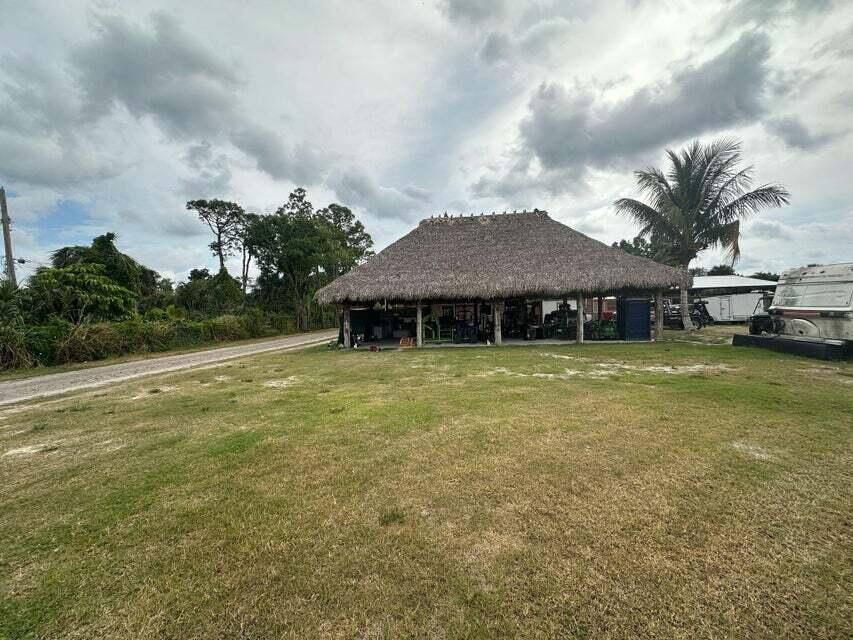 Foto de propiedad en 3525 D Rd Road, Loxahatchee Groves, FL 33470 Loxahatchee Groves con MLS# 