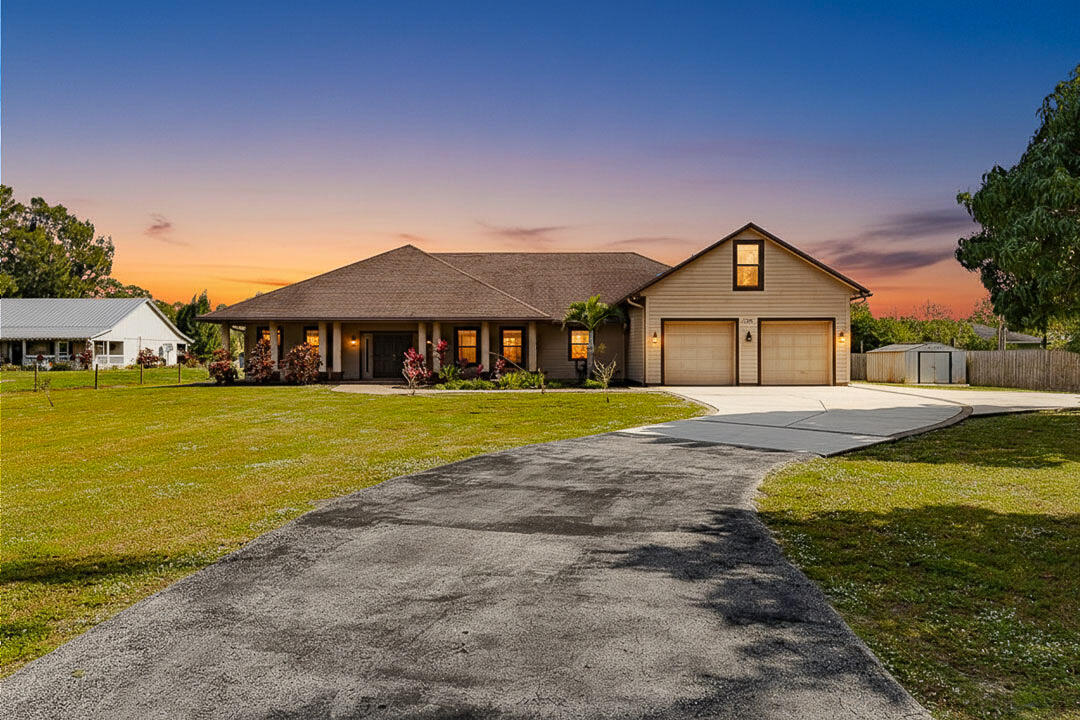 Foto de propiedad en 2774 Gentile Road, Fort Pierce, FL 34945 Fort Pierce con MLS# 