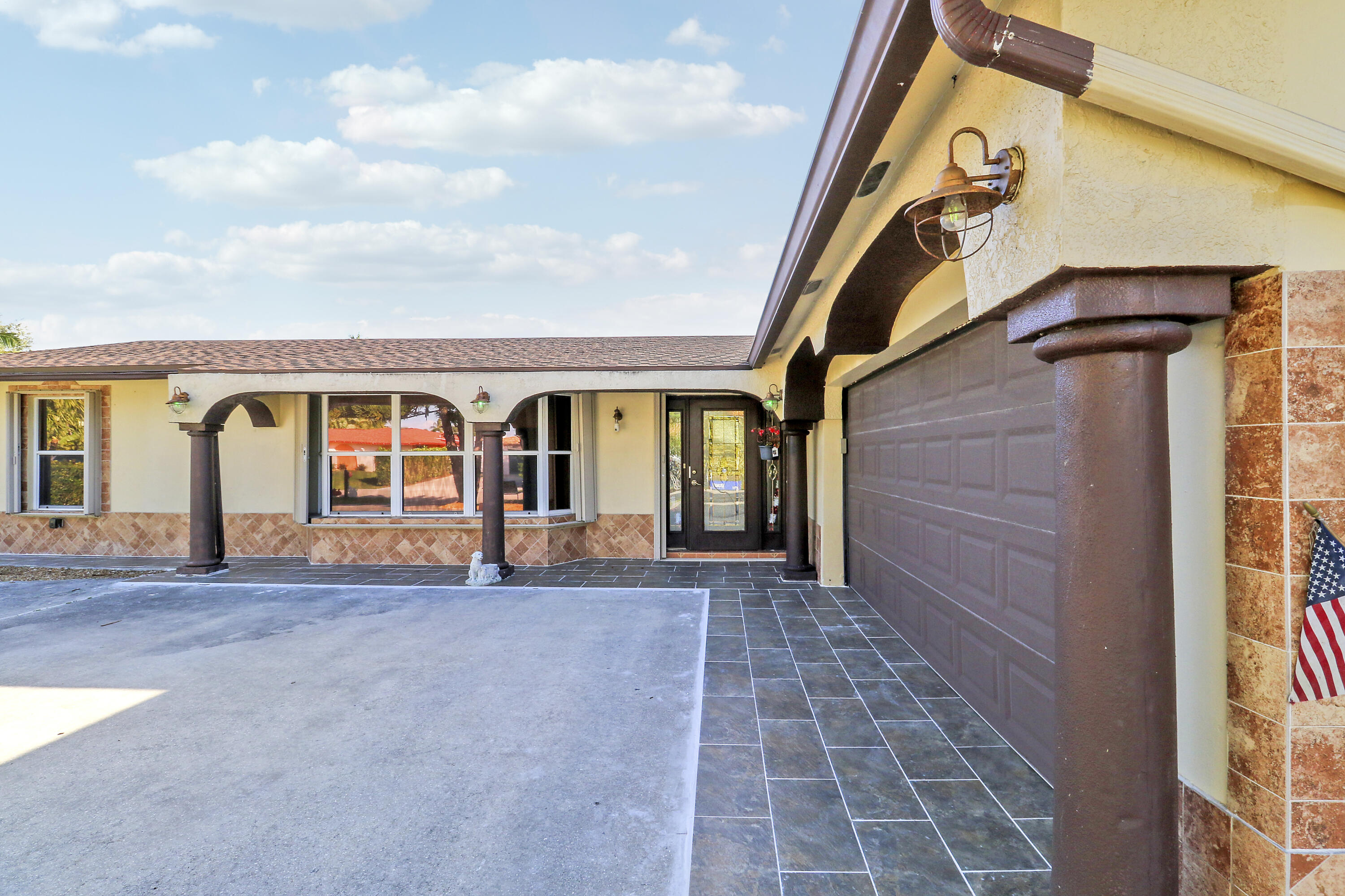 Foto de propiedad en 10868 Larch Court, Palm Beach Gardens, FL 33418 Palm Beach Gardens con MLS# 