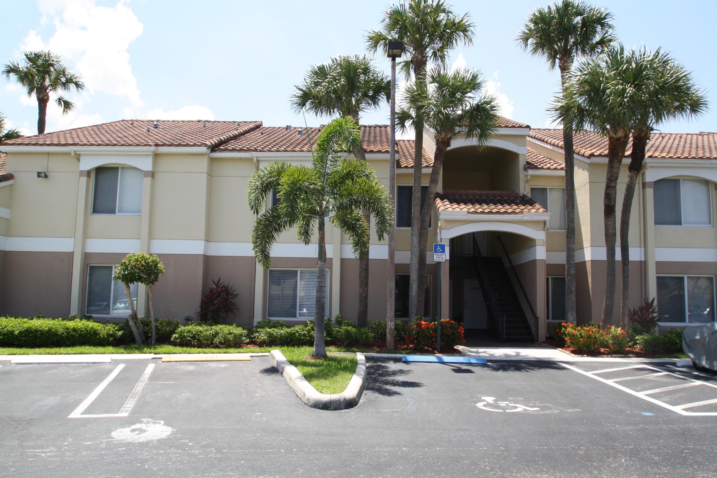 Alquilada 815 W Boynton Beach Boulevard 10-203, Boynton Beach, FL 33426, Boynton Beach, FL 33426