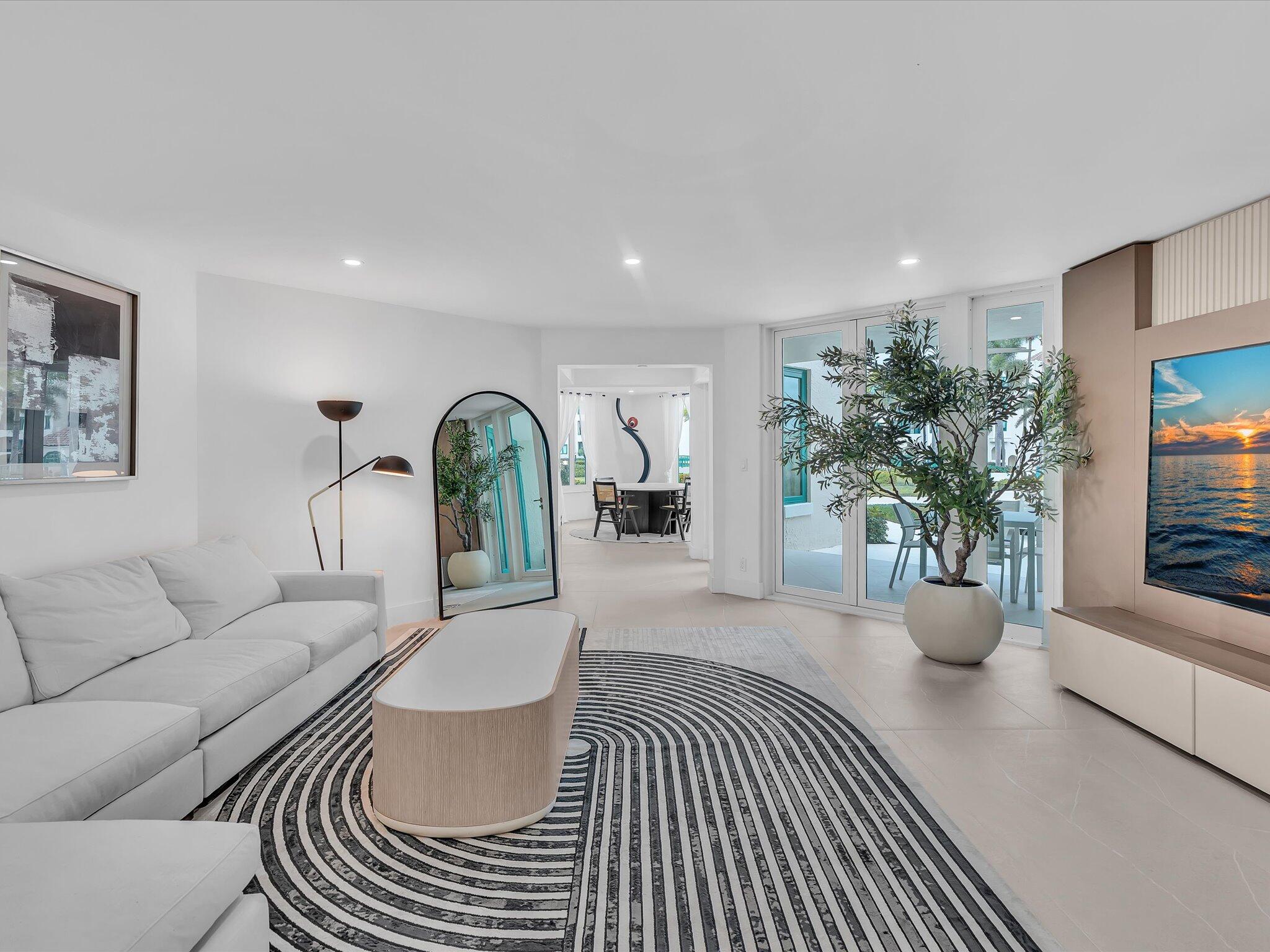 Foto de propiedad en 120 SE 5th Avenue 225, Boca Raton, FL 33432 Boca Raton con MLS# 