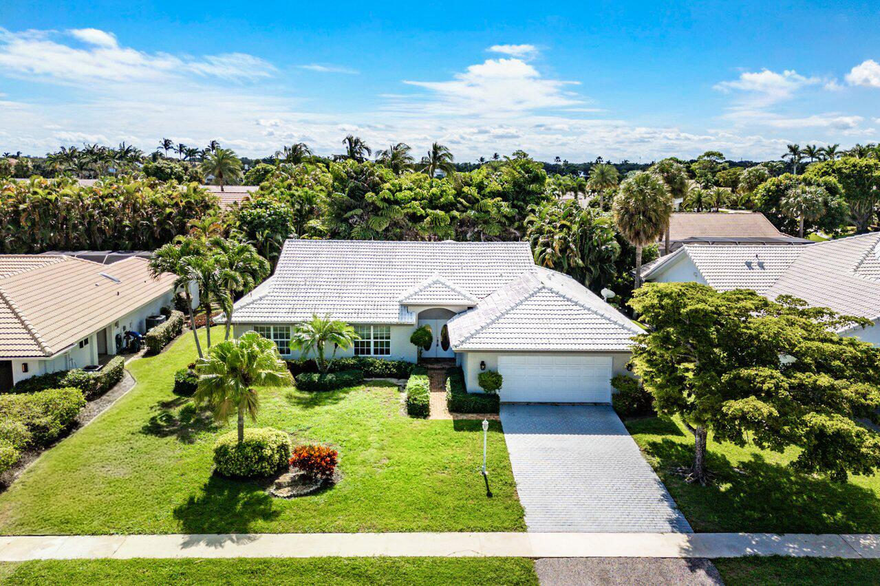 Foto de propiedad en 4572 White Cedar Lane, Delray Beach, FL 33445 Delray Beach con MLS# 