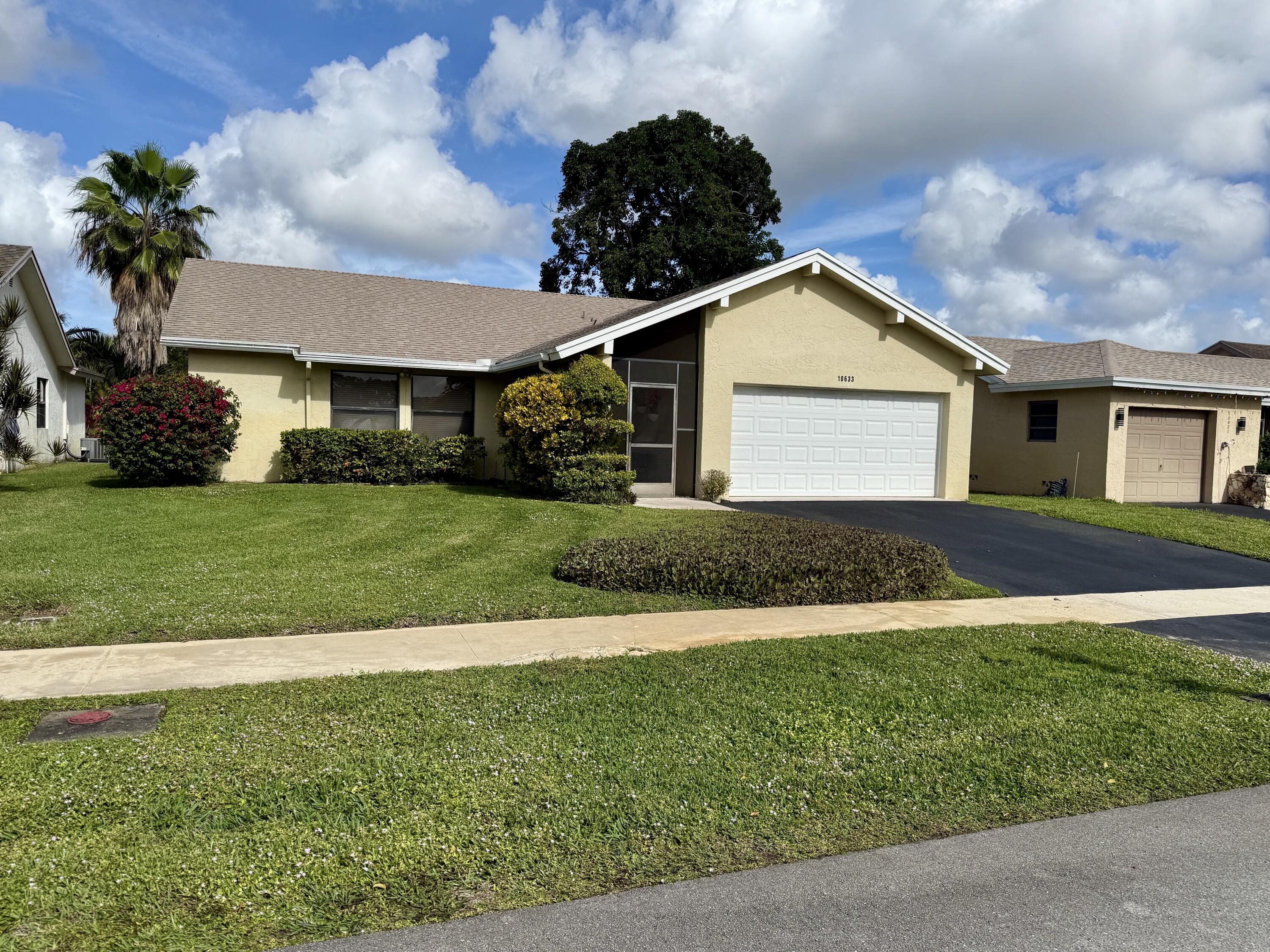 Foto de propiedad en 10633 Greenbriar Court, Boca Raton, FL 33498 Boca Raton con MLS# 