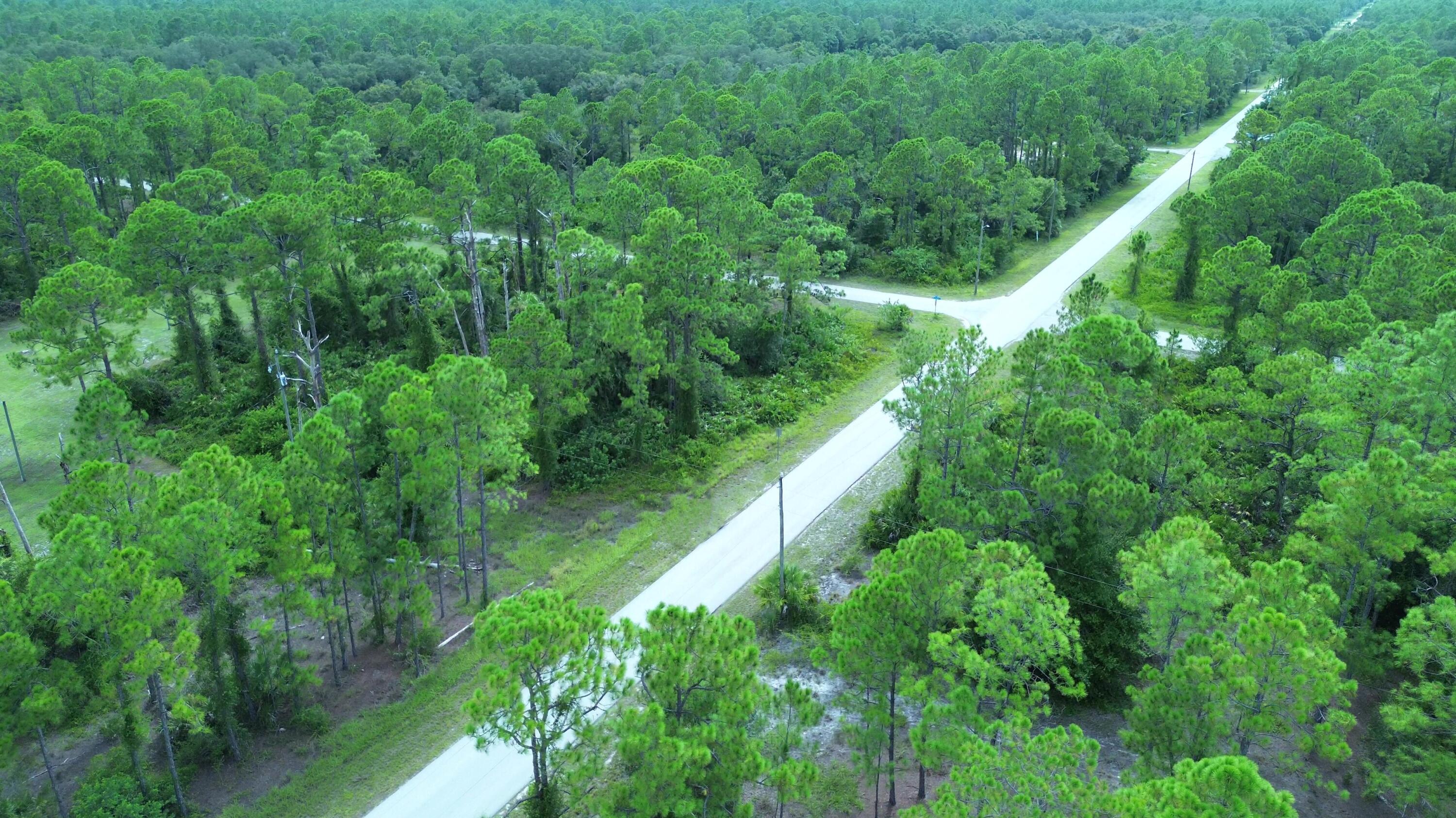 Foto de propiedad en 3500 E 14th Street, Lehigh Acres, FL 33972 Lehigh Acres con MLS# 