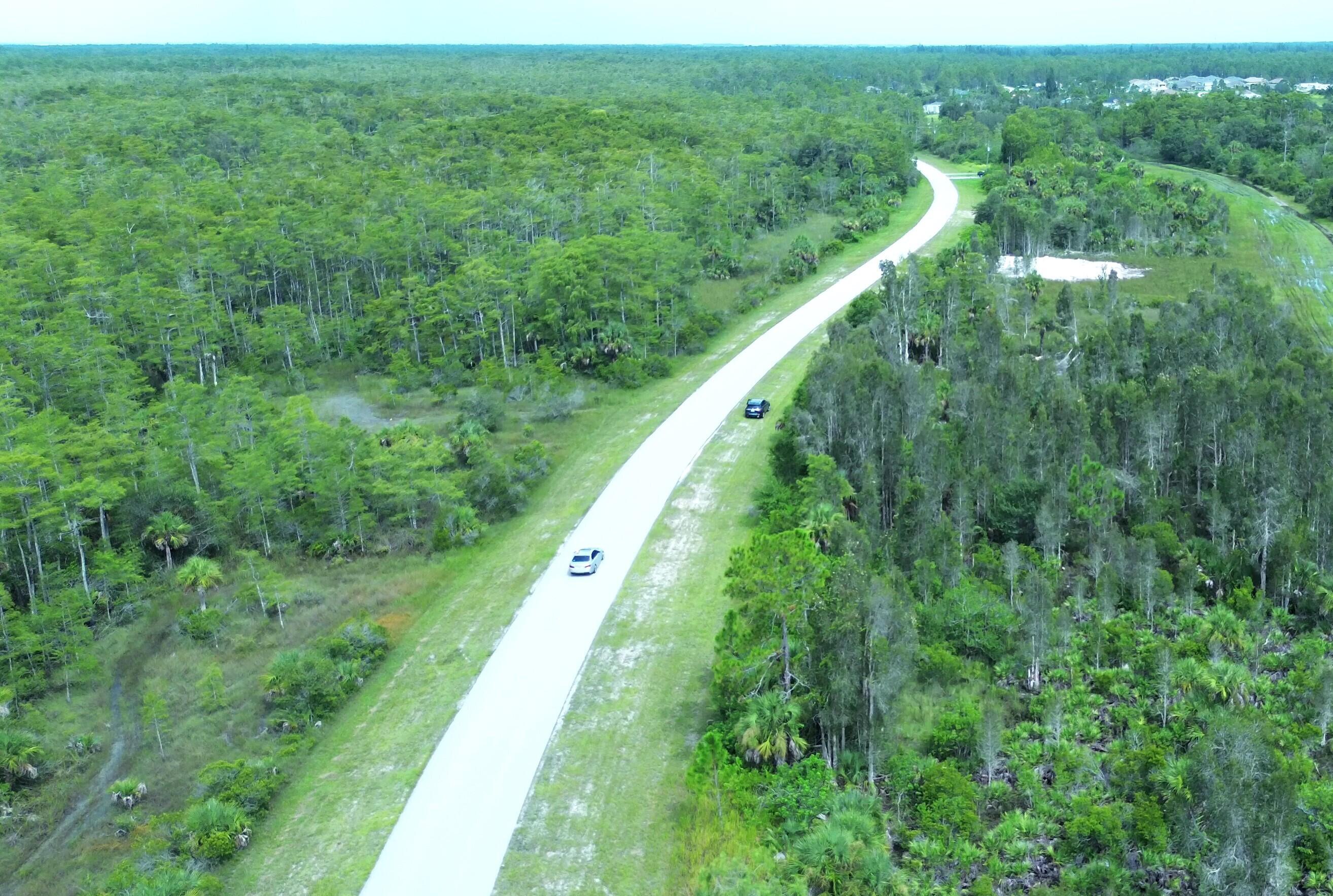Foto de propiedad en 483 Greenbriar Boulevard, Lehigh Acres, FL 33972 Lehigh Acres con MLS# 