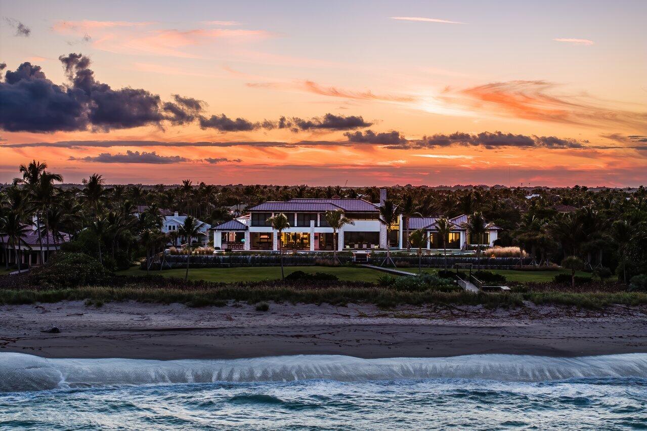 Foto de propiedad en 3016 SE Dune Drive, Stuart, FL 34996 Stuart con MLS# 