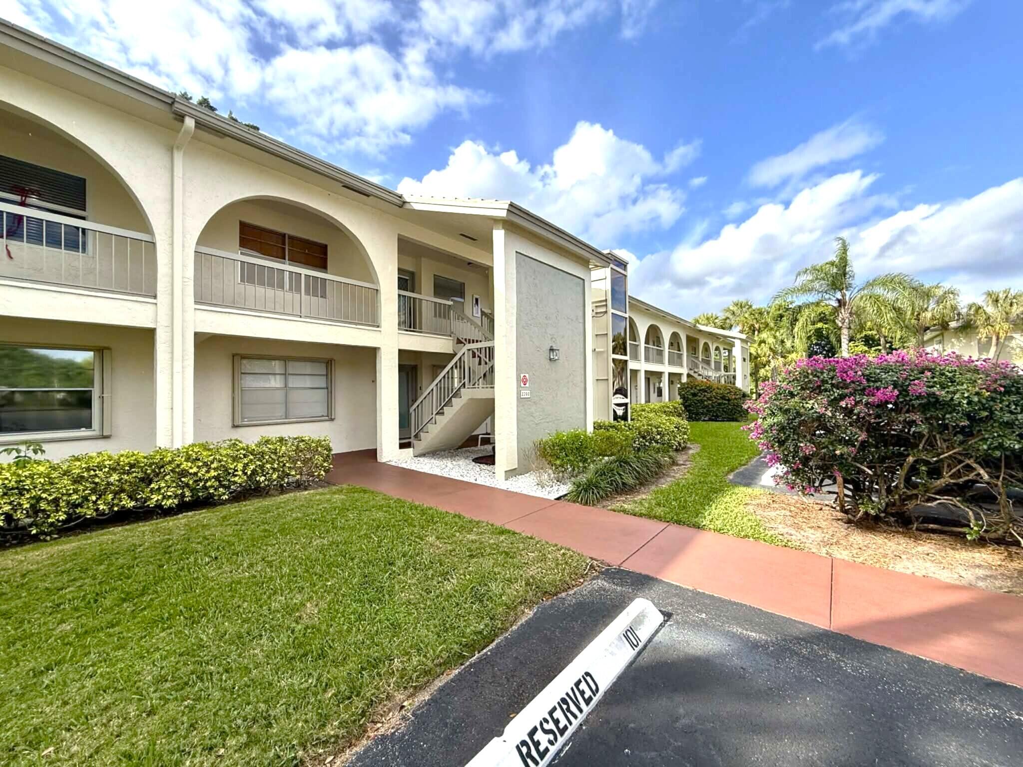 Foto de propiedad en 2702 Nassau Bend C2, Coconut Creek, FL 33066 Coconut Creek con MLS# 