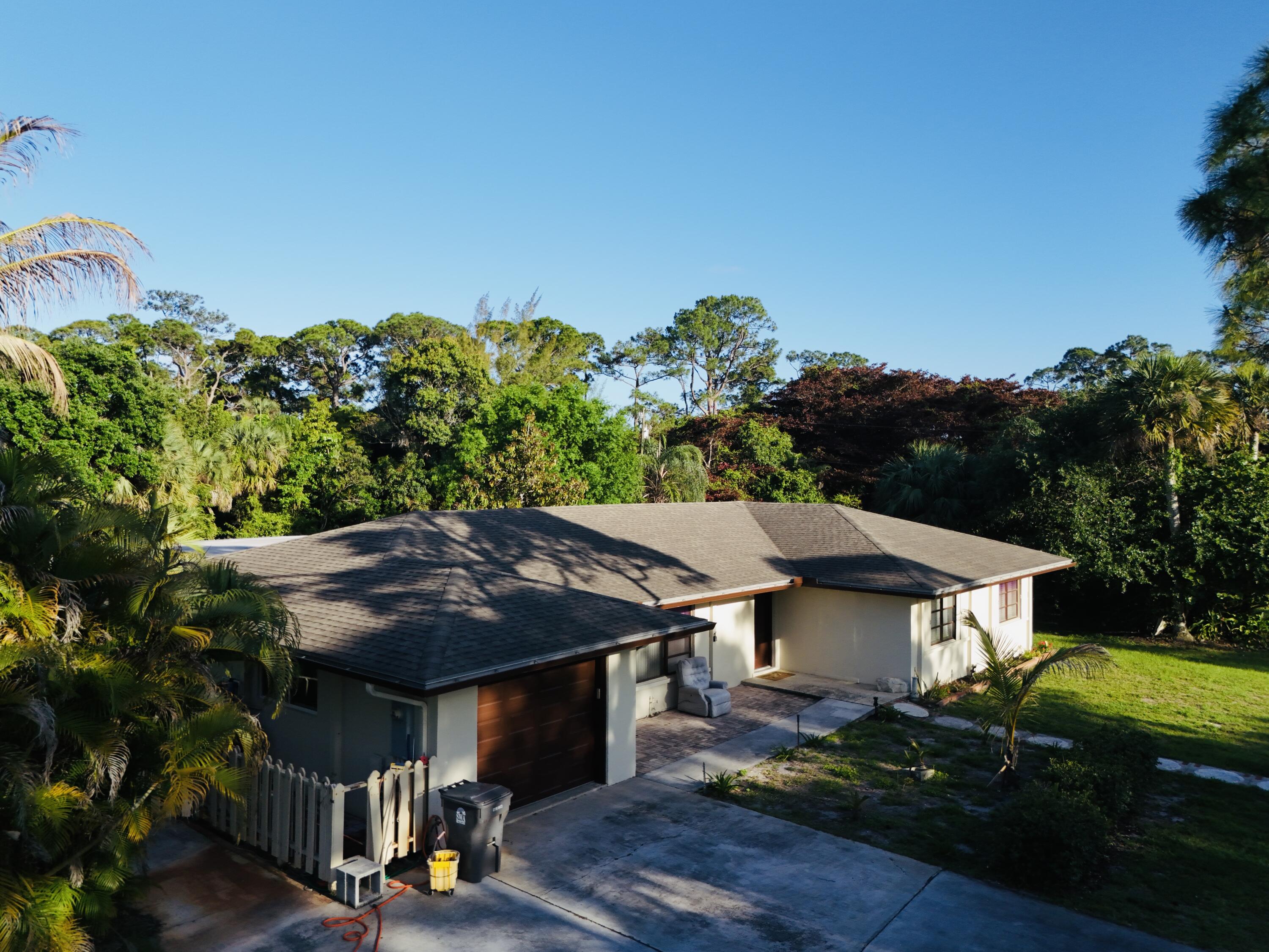 Foto de propiedad en 8895 N Bates Road, Palm Beach Gardens, FL 33418 Palm Beach Gardens con MLS# 