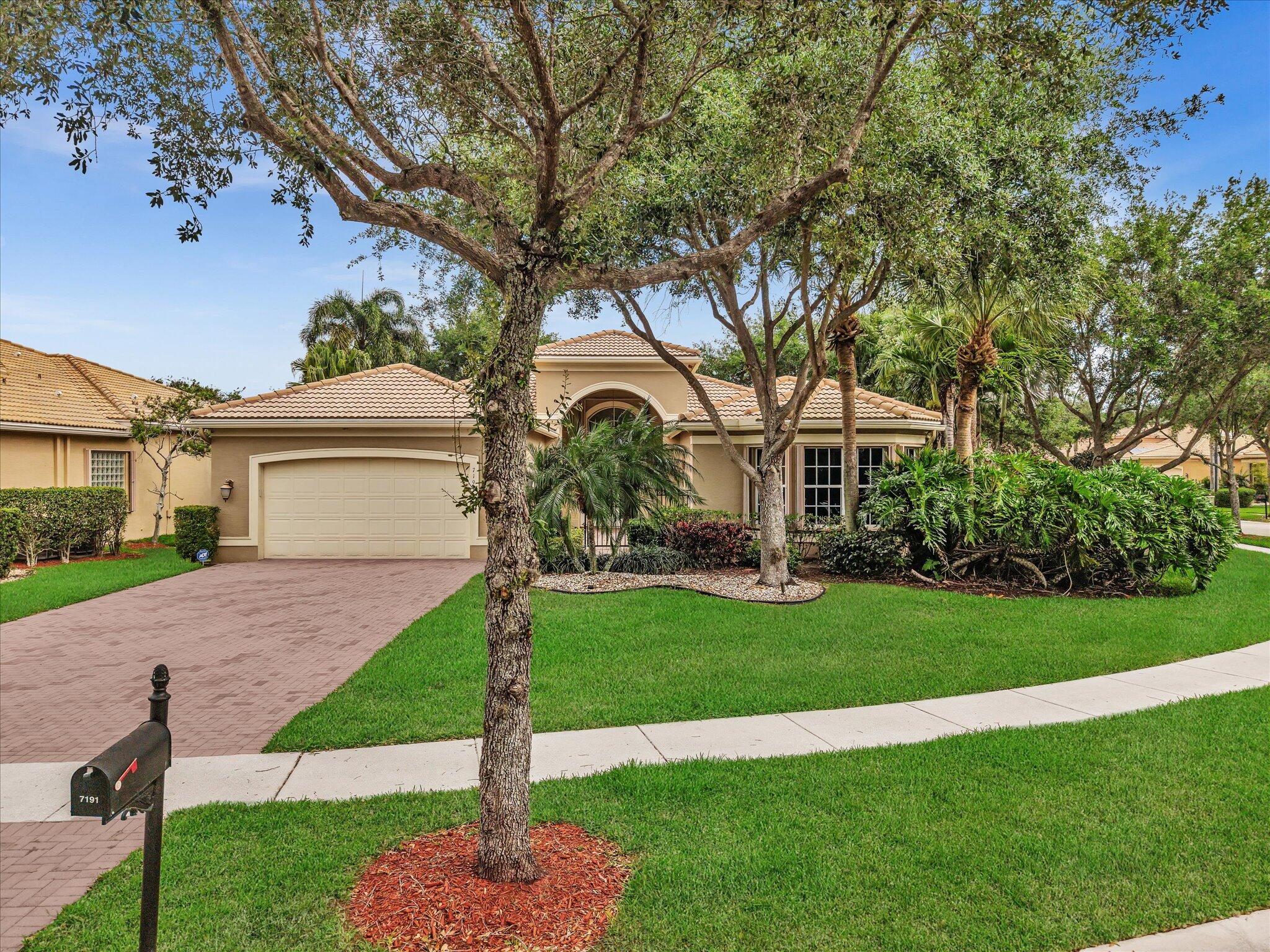 Foto de propiedad en 7191 Corning Circle, Boynton Beach, FL 33437 Boynton Beach con MLS# 