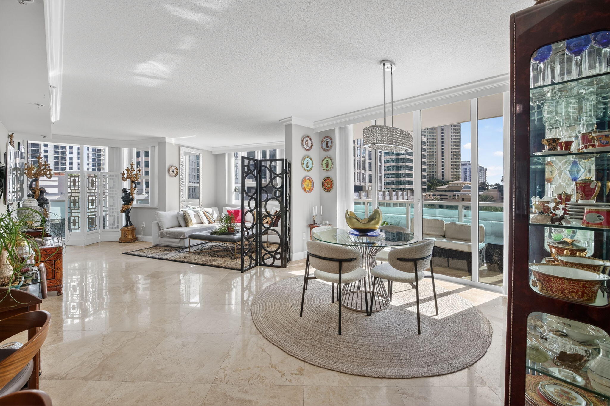 Foto de propiedad en 350 SE 2nd Street 730, Fort Lauderdale, FL 33301 Fort Lauderdale con MLS# 
