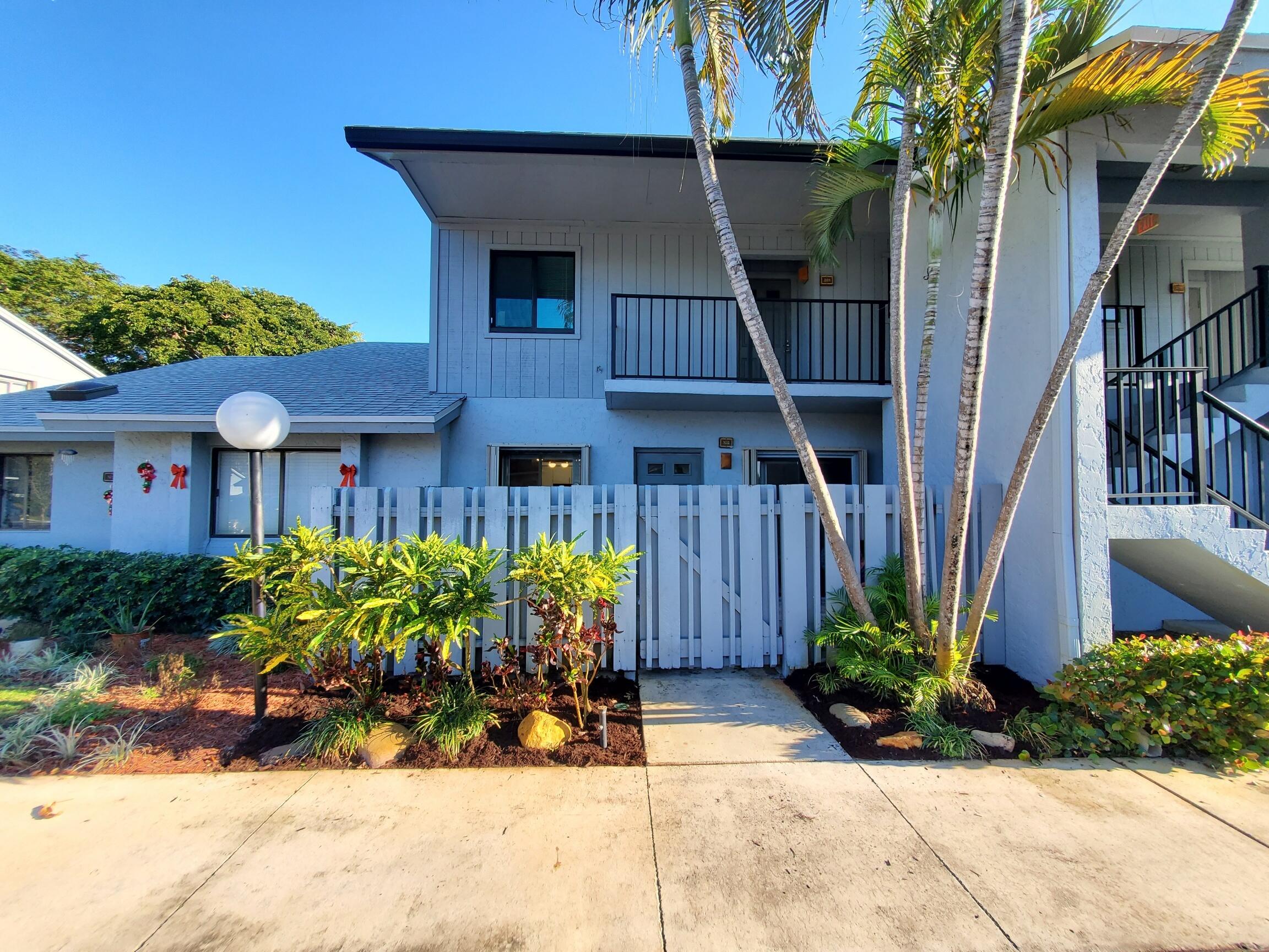Alquilada 2445 SW 22nd Avenue 1020, Delray Beach, FL 33445, Delray Beach, FL 33445