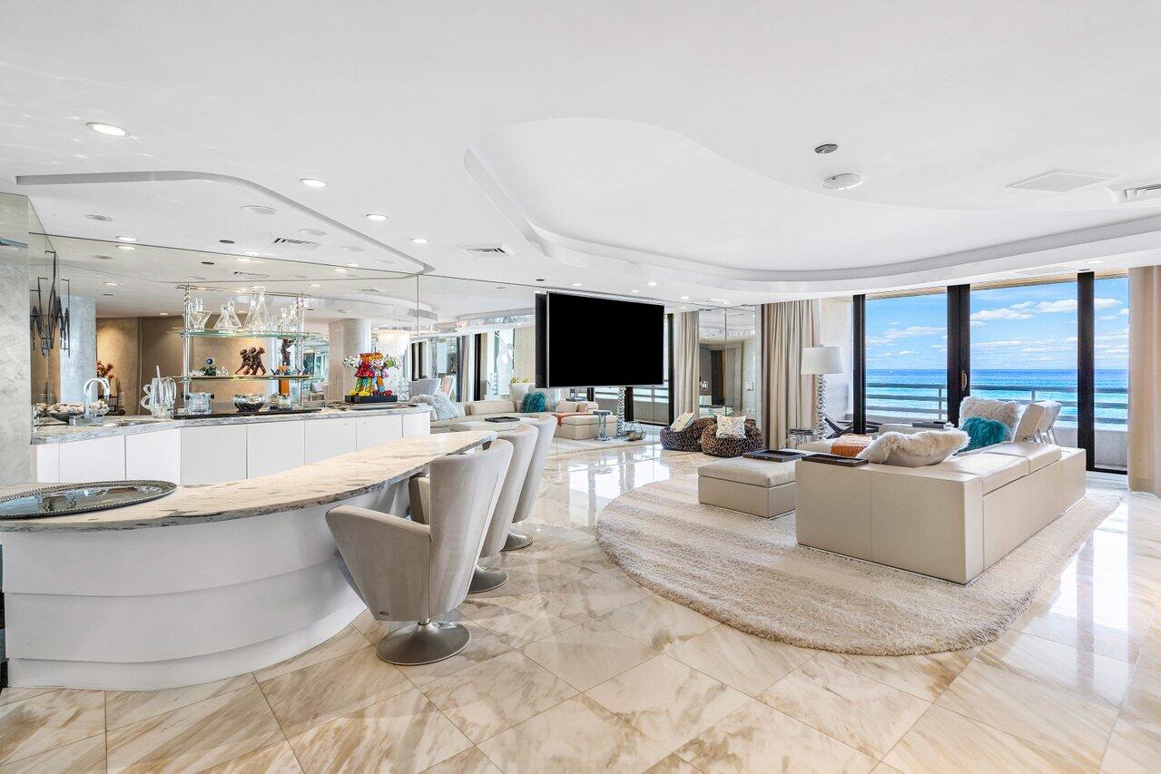 Foto de propiedad en 1500 S Ocean Boulevard 303/304, Boca Raton, FL 33432 Boca Raton con MLS# 