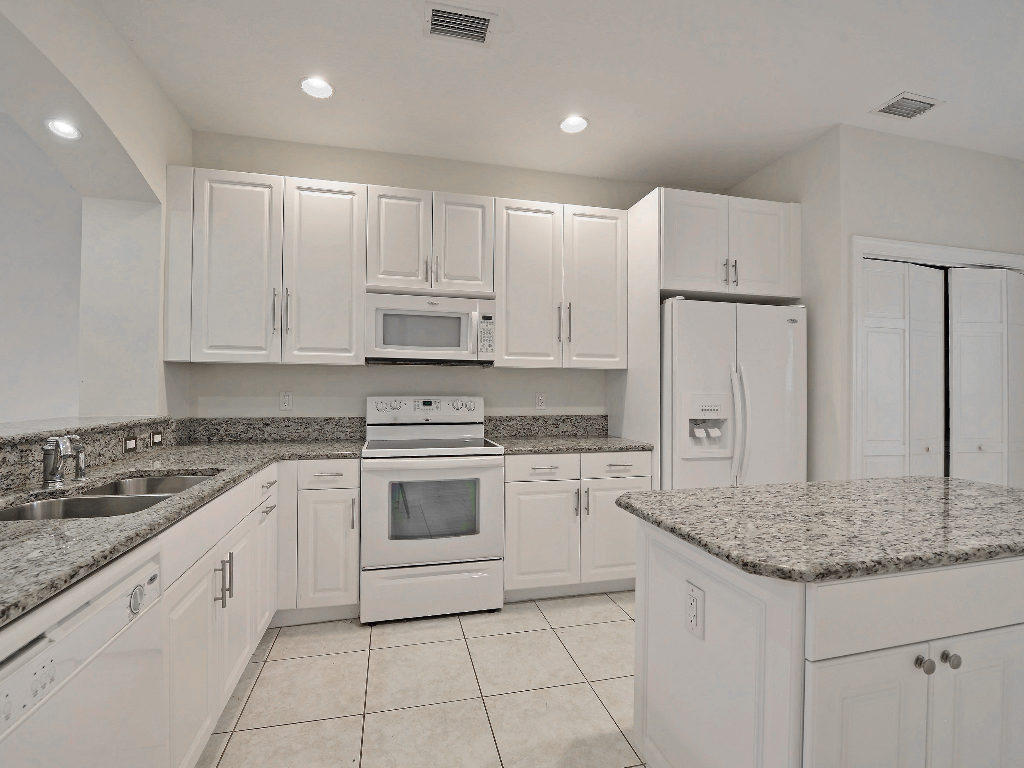 Foto de propiedad en 1645 Baseline Lane, Vero Beach, FL 32967 Vero Beach con MLS# 