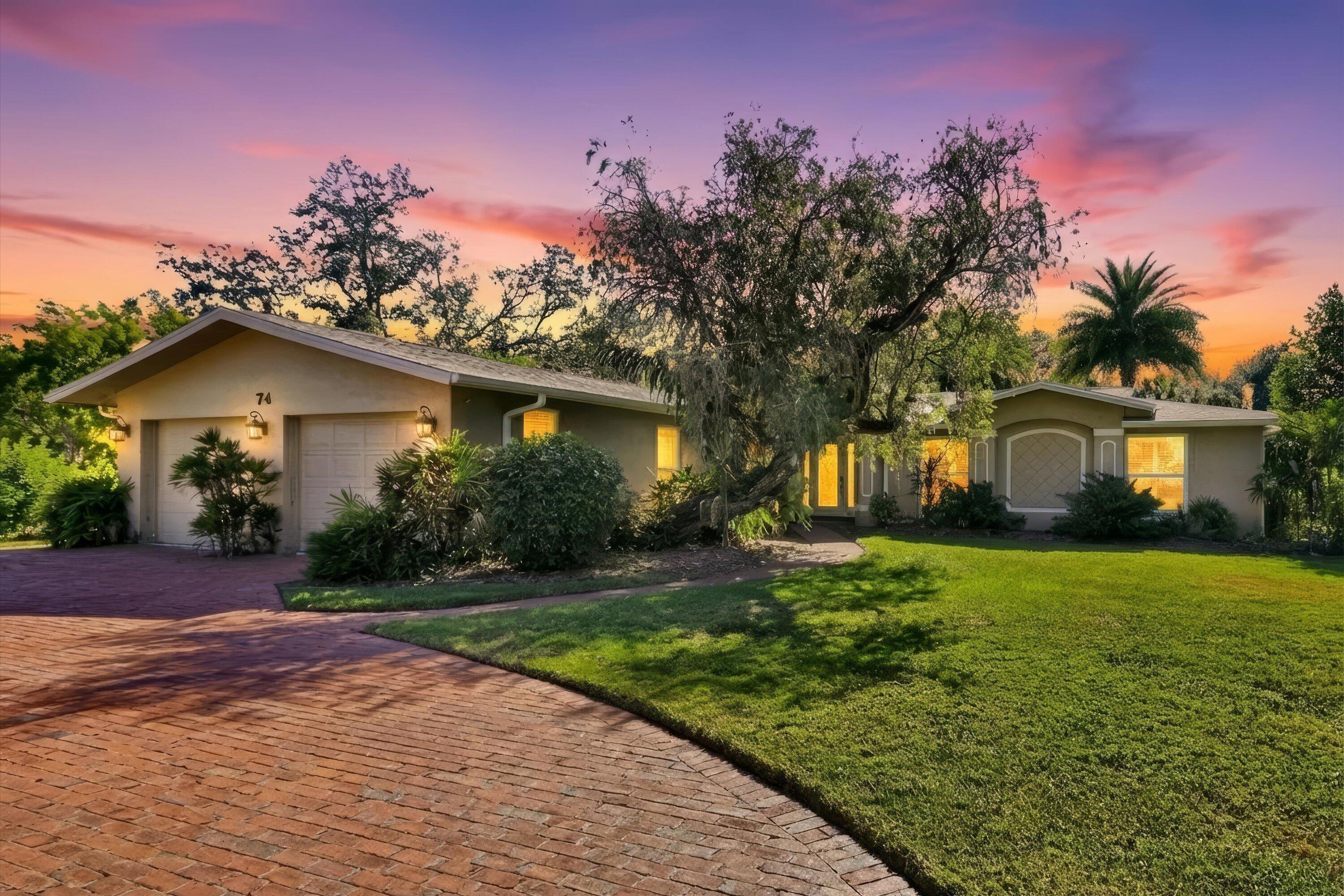Foto de propiedad en 74 Aqua Lane, North Fort Myers, FL 33903 North Fort Myers con MLS# 