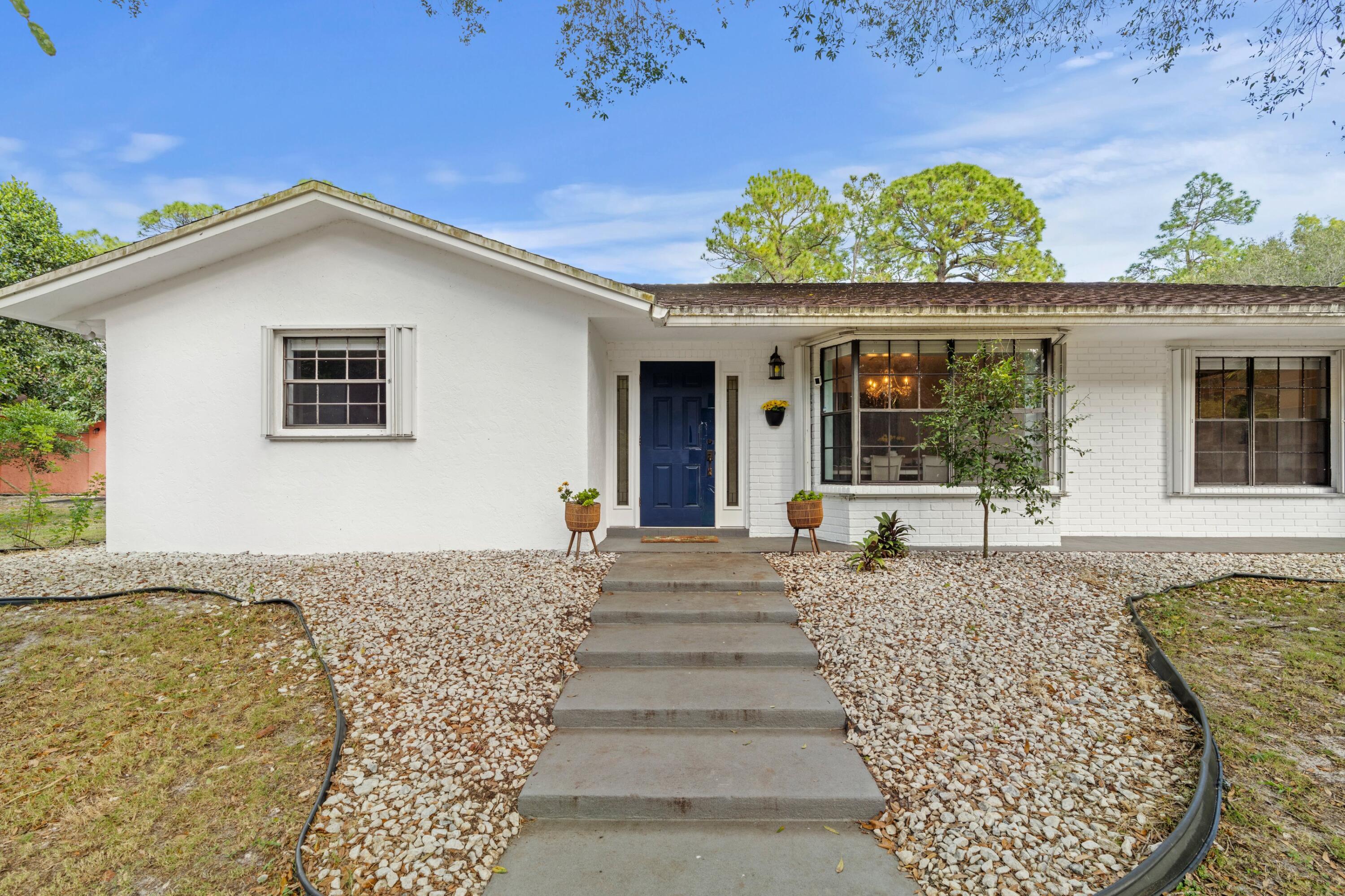 Foto de propiedad en 14817 Snail Trail, Loxahatchee Groves, FL 33470 Loxahatchee Groves con MLS# 
