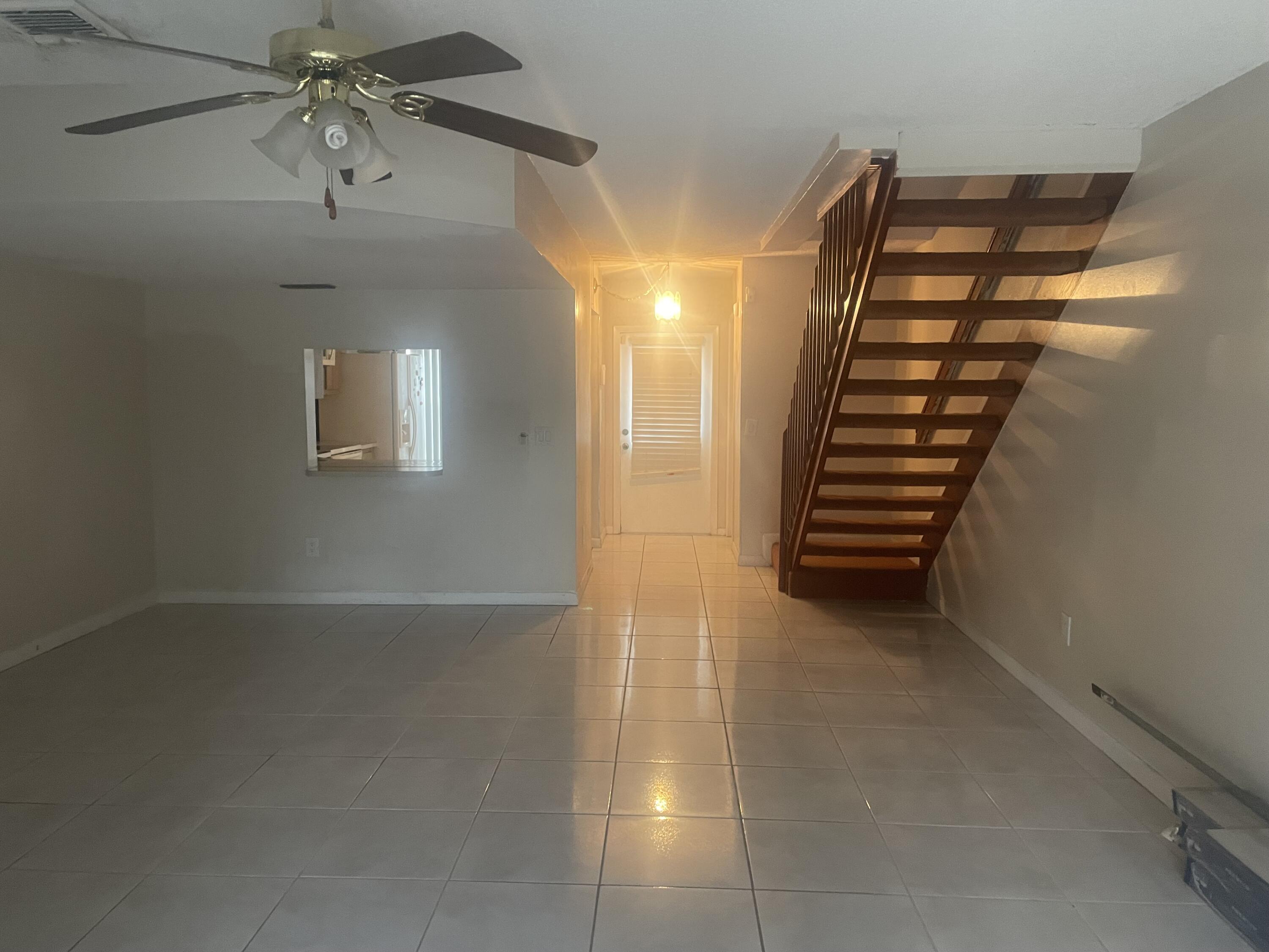 Foto de propiedad en 5076 Society Place W B, West Palm Beach, FL 33415 West Palm Beach con MLS# 