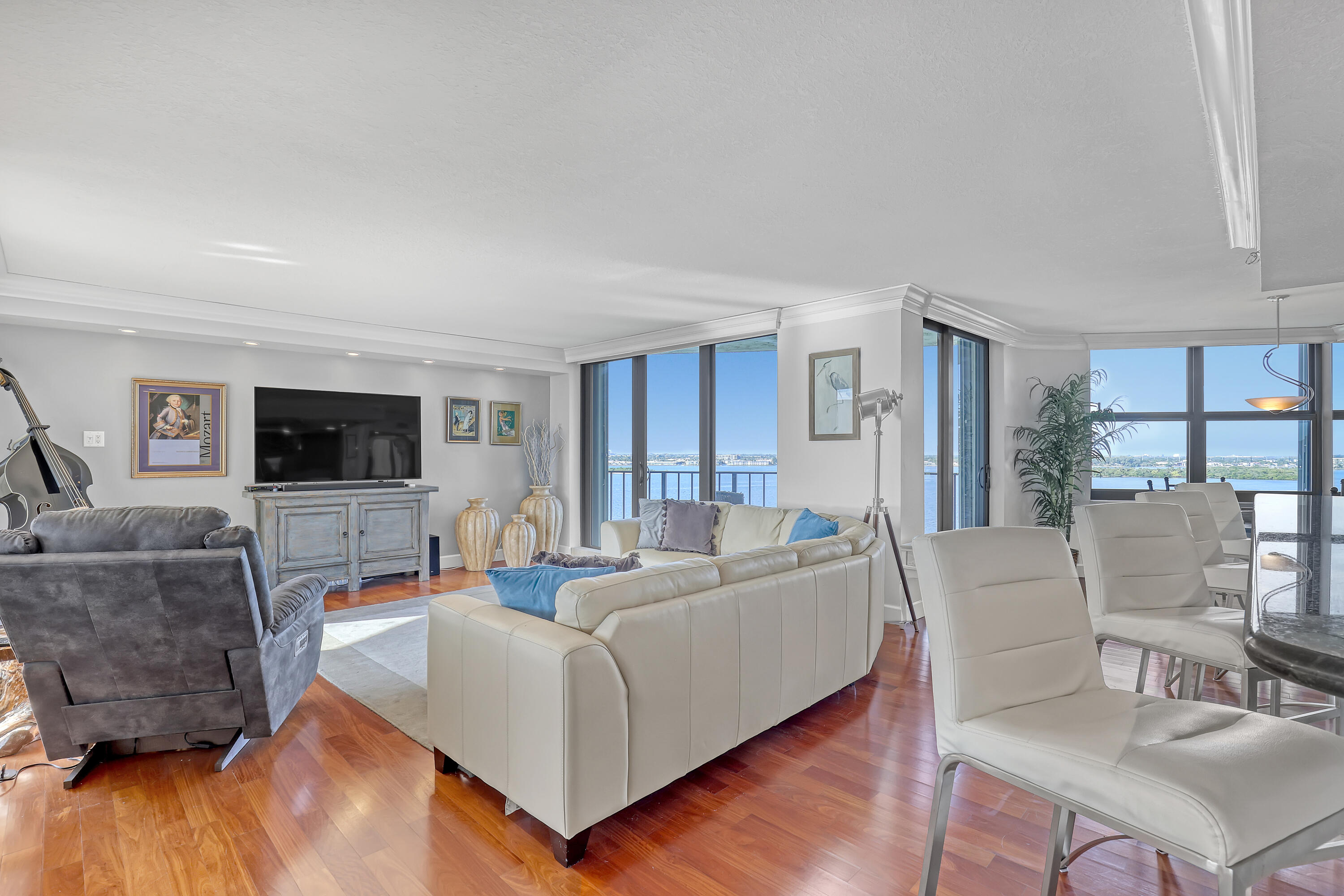 Foto de propiedad en 5420 N Ocean Drive 1106, Singer Island, FL 33404 Singer Island con MLS# 