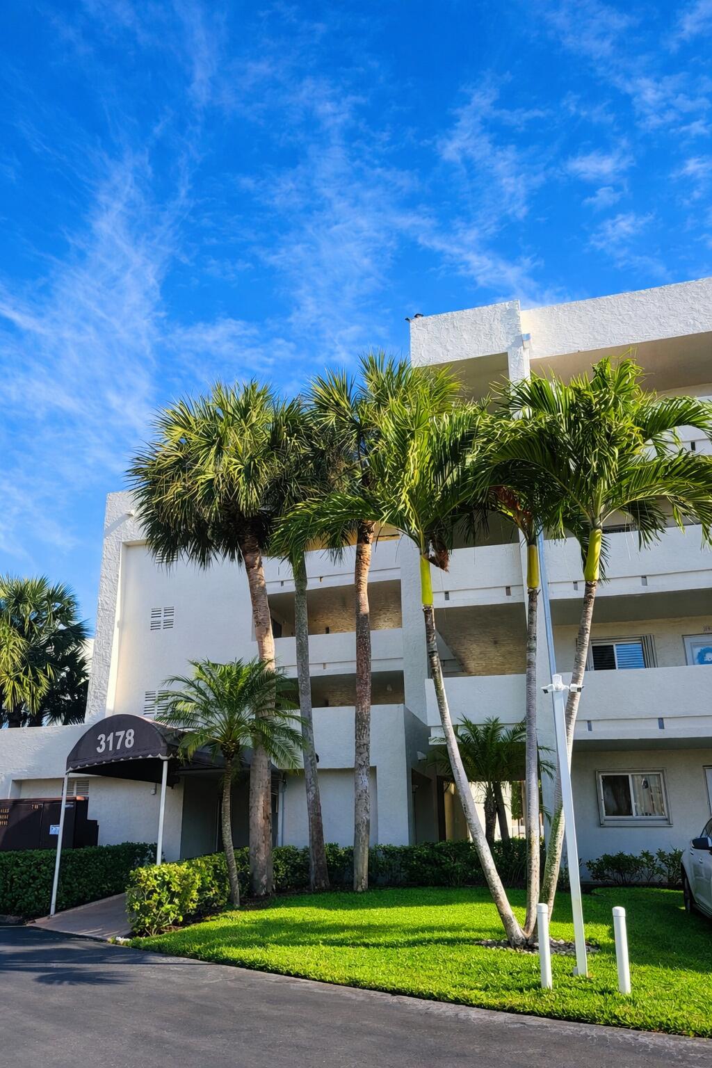 Alquilada 3178 Via Poinciana 303, Lake Worth, FL 33467, Lake Worth, FL 33467