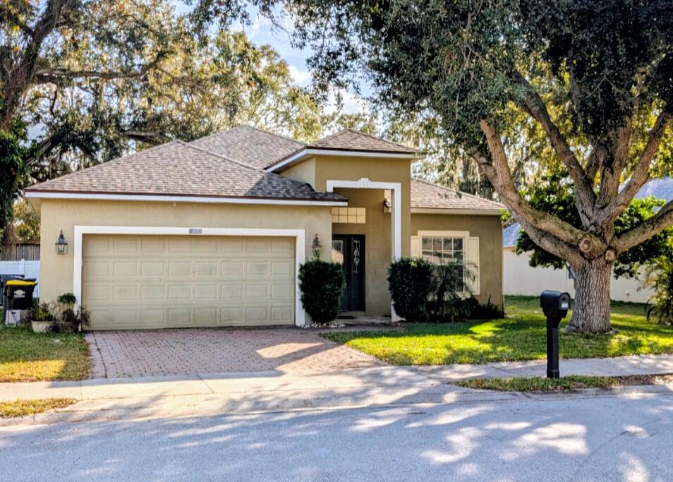 Foto de propiedad en 725 Auburn Preserve Boulevard, Auburndale, FL 33823 Auburndale con MLS# 