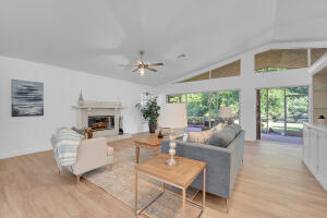 Foto de propiedad en 7305 Marsh Terrace, Port St. Lucie, FL 34986 Port St. Lucie con MLS# 